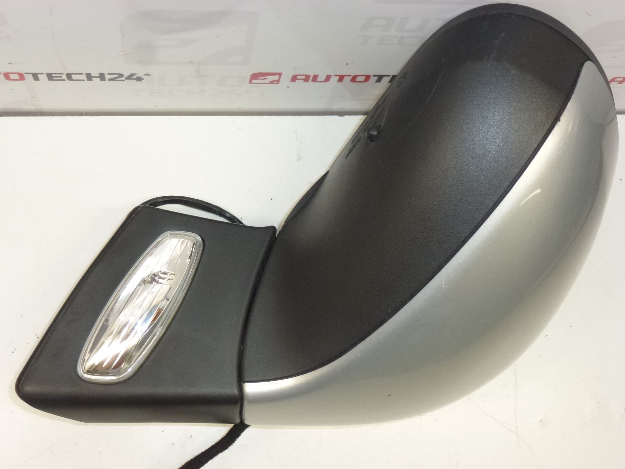 Δεξιός καθρέπτης Peugeot 207 EZRC 96806501XT 8149ZH - Image 2