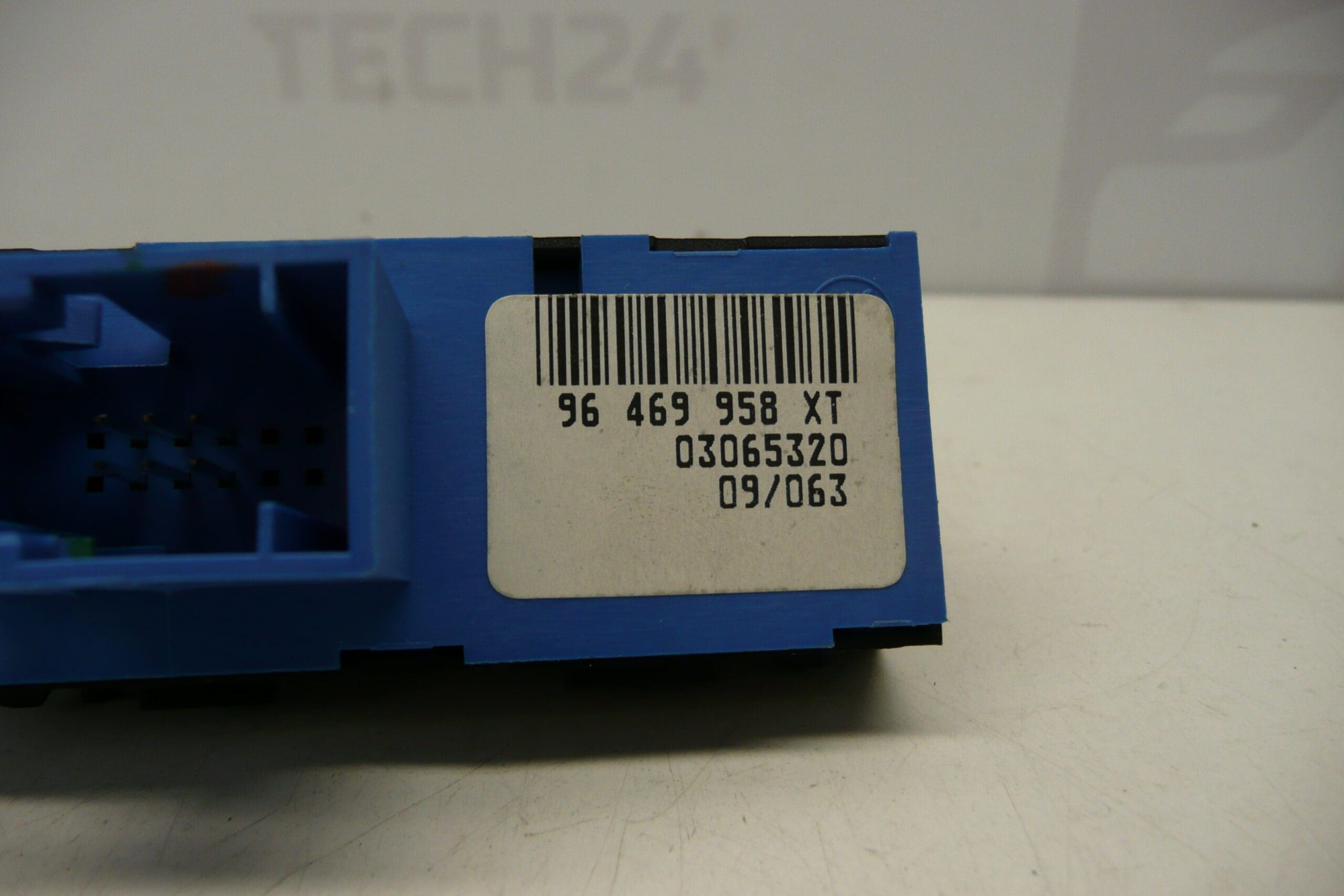 Διακόπτης PDC και κεντρικό κλείδωμα για Peugeot 407 96469958XT 6554EY - Image 2