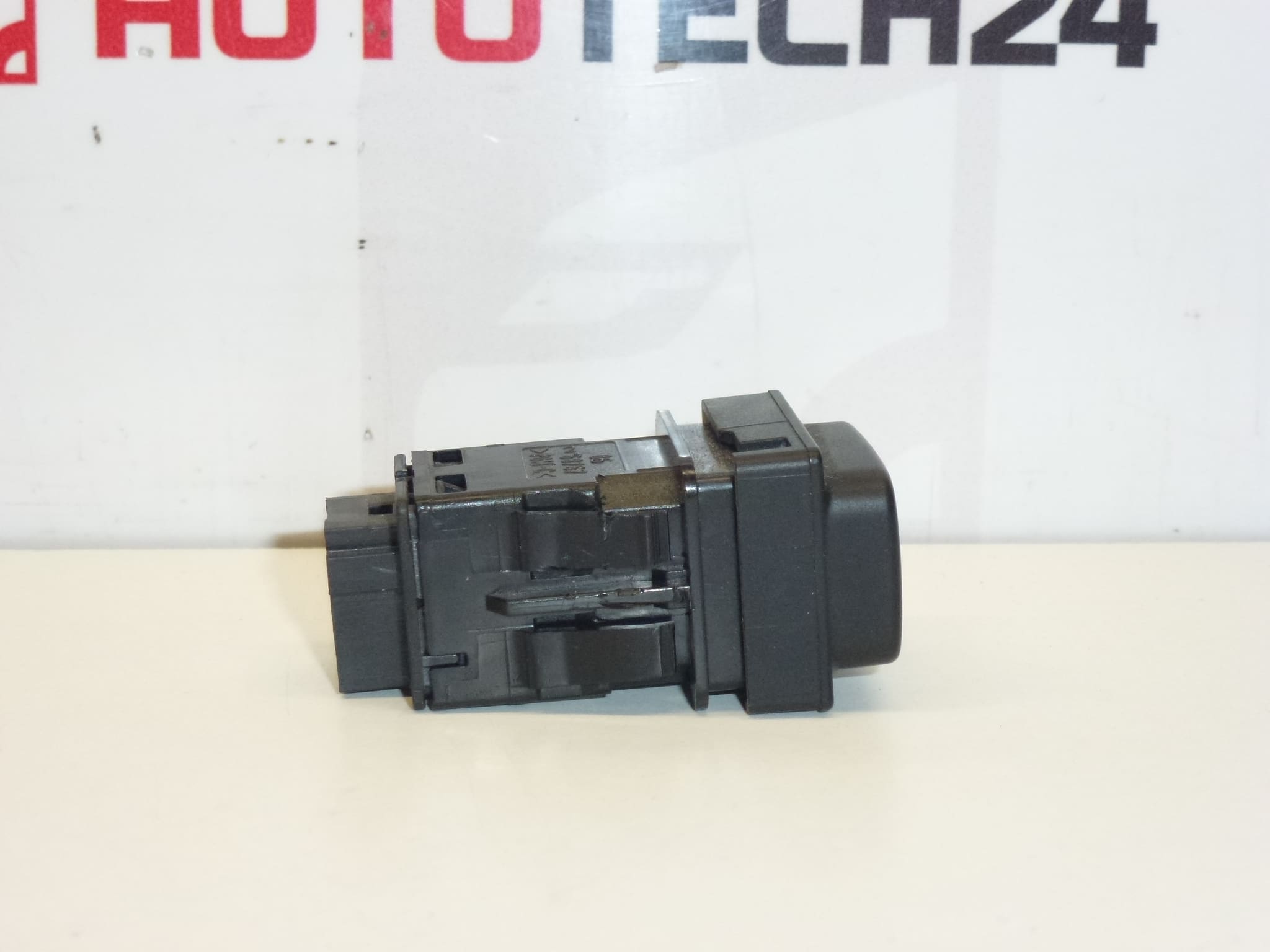 Διακόπτης Βοηθού Στάθμευσης Citroën Peugeot 96553139XT 6590Z7 - Image 2