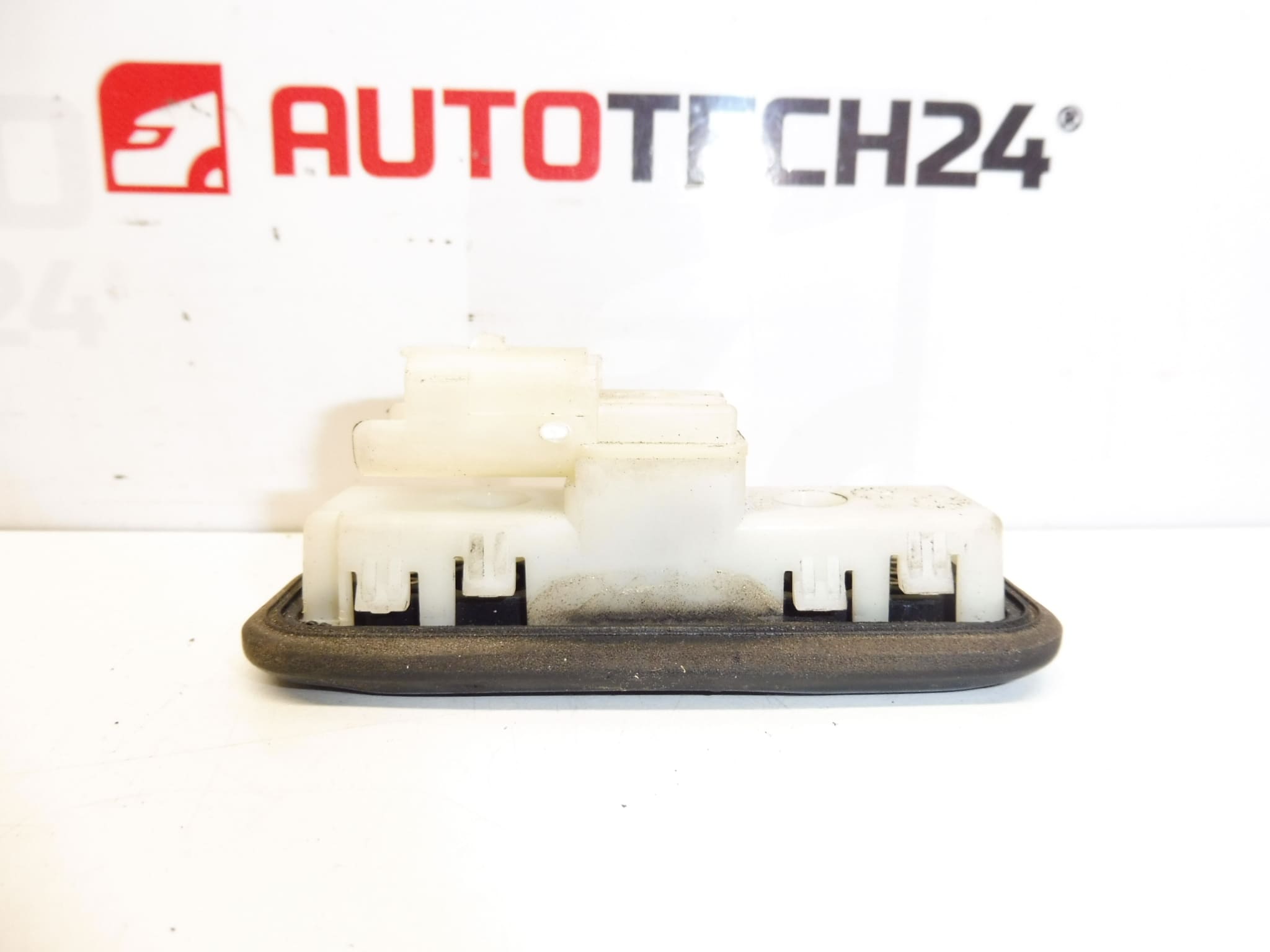 Διακόπτης Ανοίγματος Πίσω Πόρτας Citroën Peugeot 6490R3 - Image 2