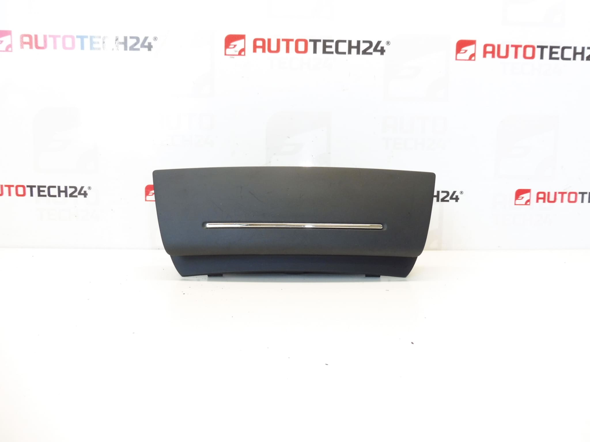 Κεντρικό κουτί αποθήκευσης Citroën C5 X7 9682460077 7589YQ 7591GR