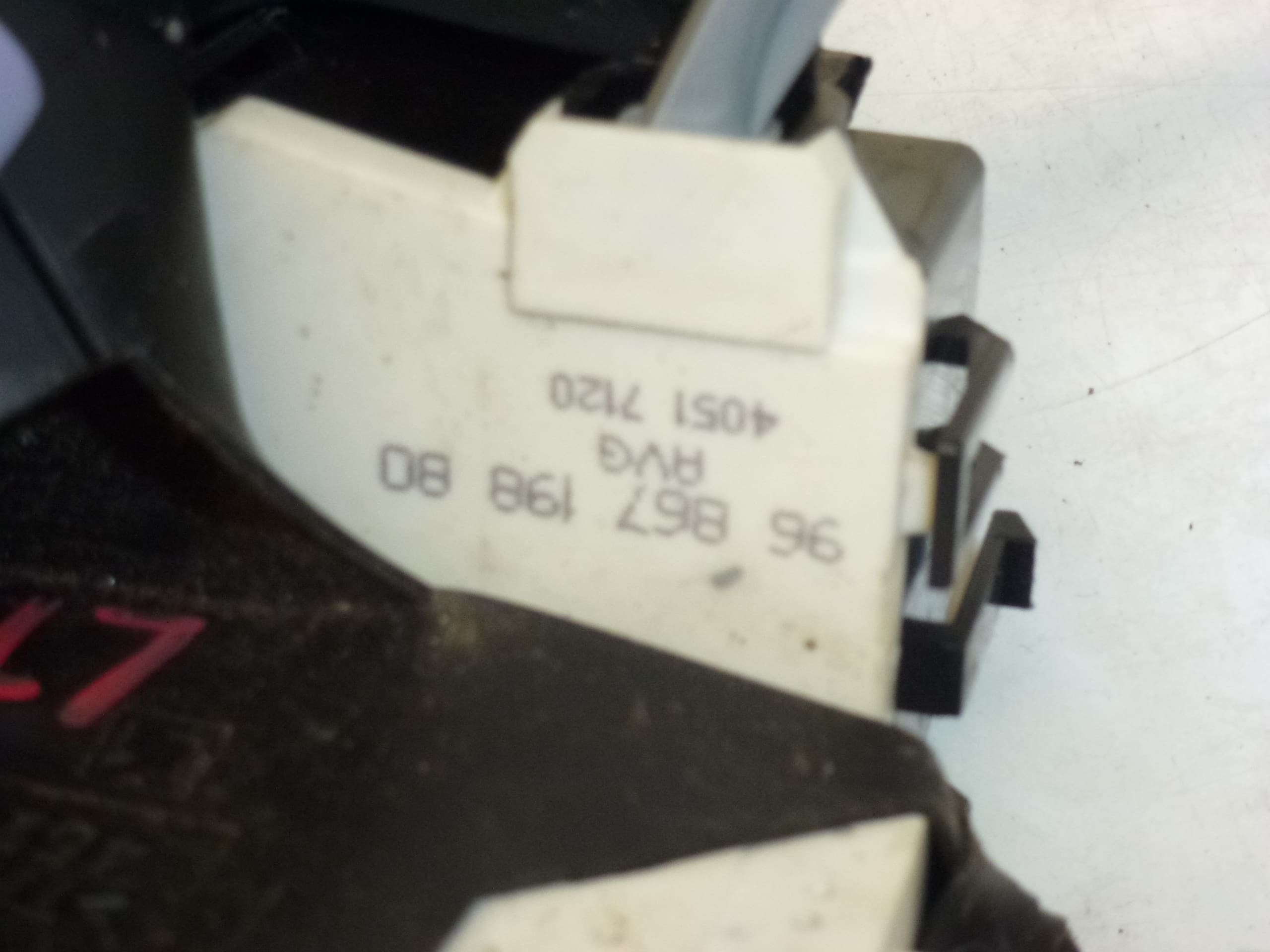 Κλείδωμα μπροστινής αριστερής πόρτας Citroën C4 9686719880 9135FA - Image 2