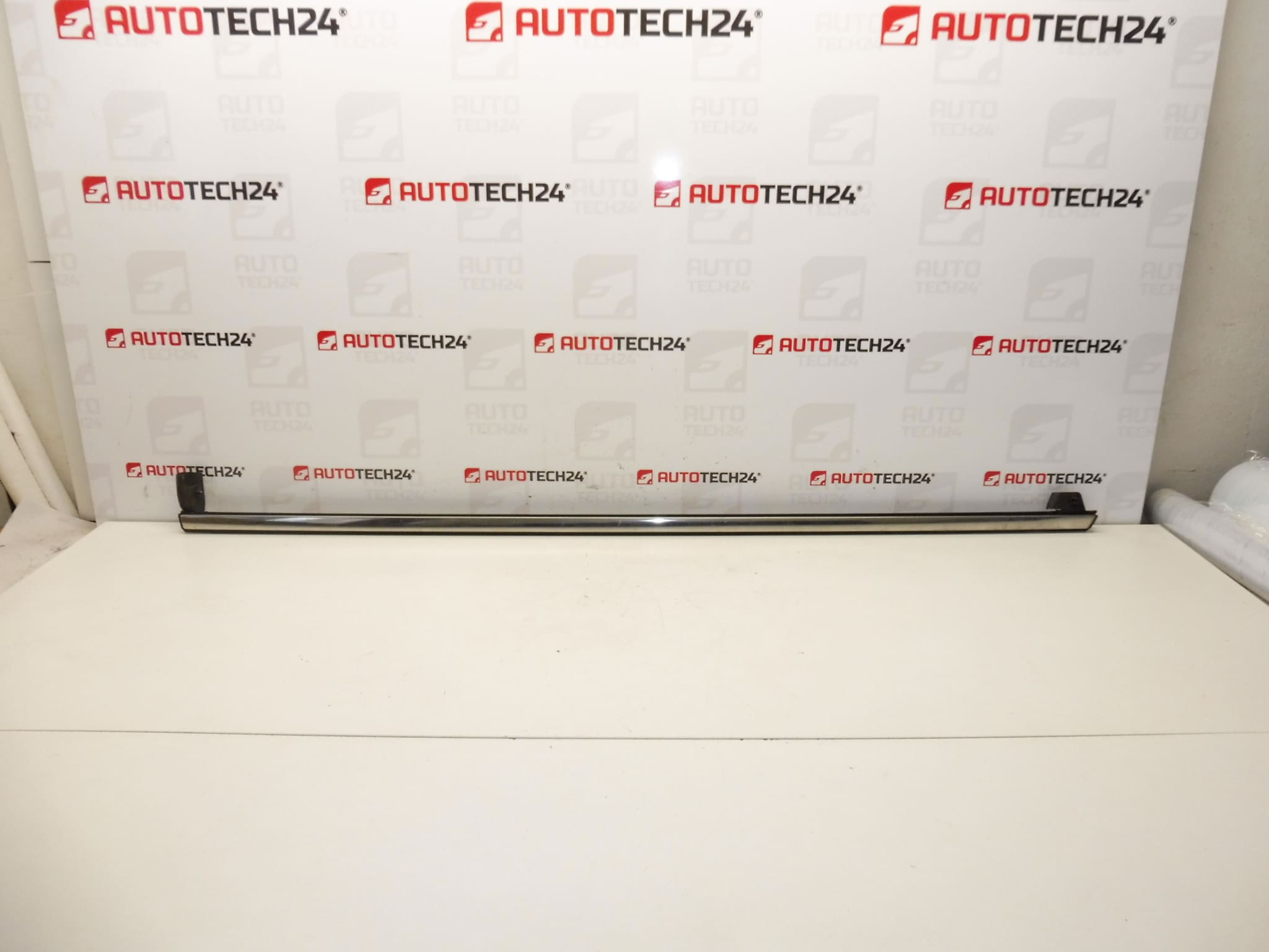 Λωρίδα CHROME για αριστερή πίσω πόρτα Citroen C4 Picasso 9334N9