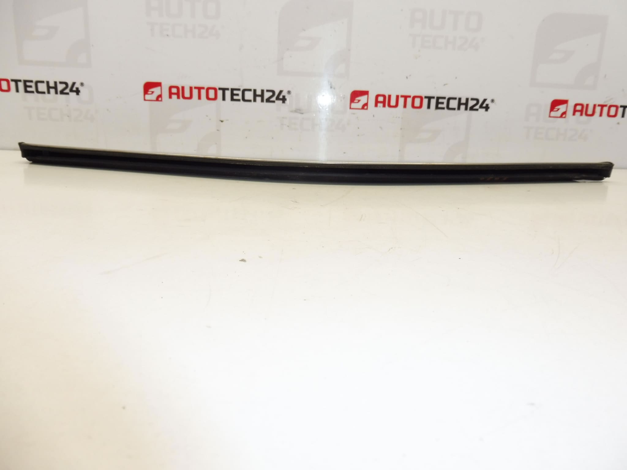 Λωρίδα CHROM για το Δεξί Μπροστινό Φτερό Citroën C4 Picasso 7841W2 - Image 2