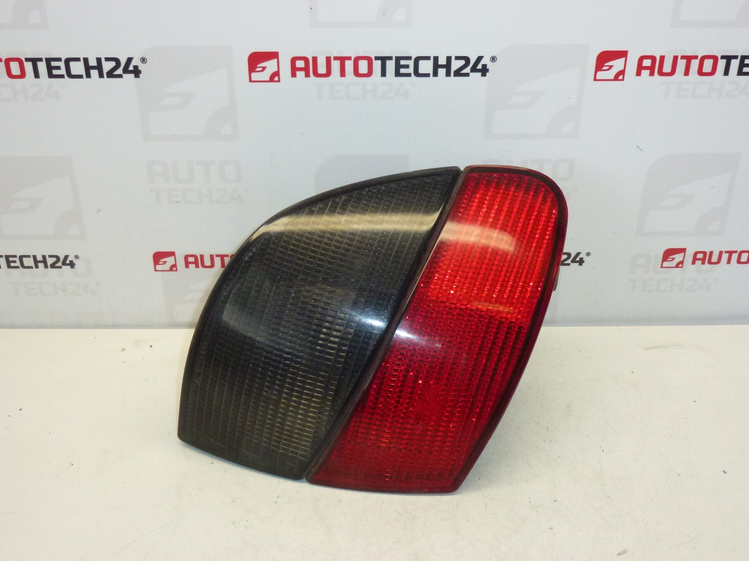 Πίσω αριστερό φωτιστικό εξωτερικό Peugeot 406 COMBI 6350H5