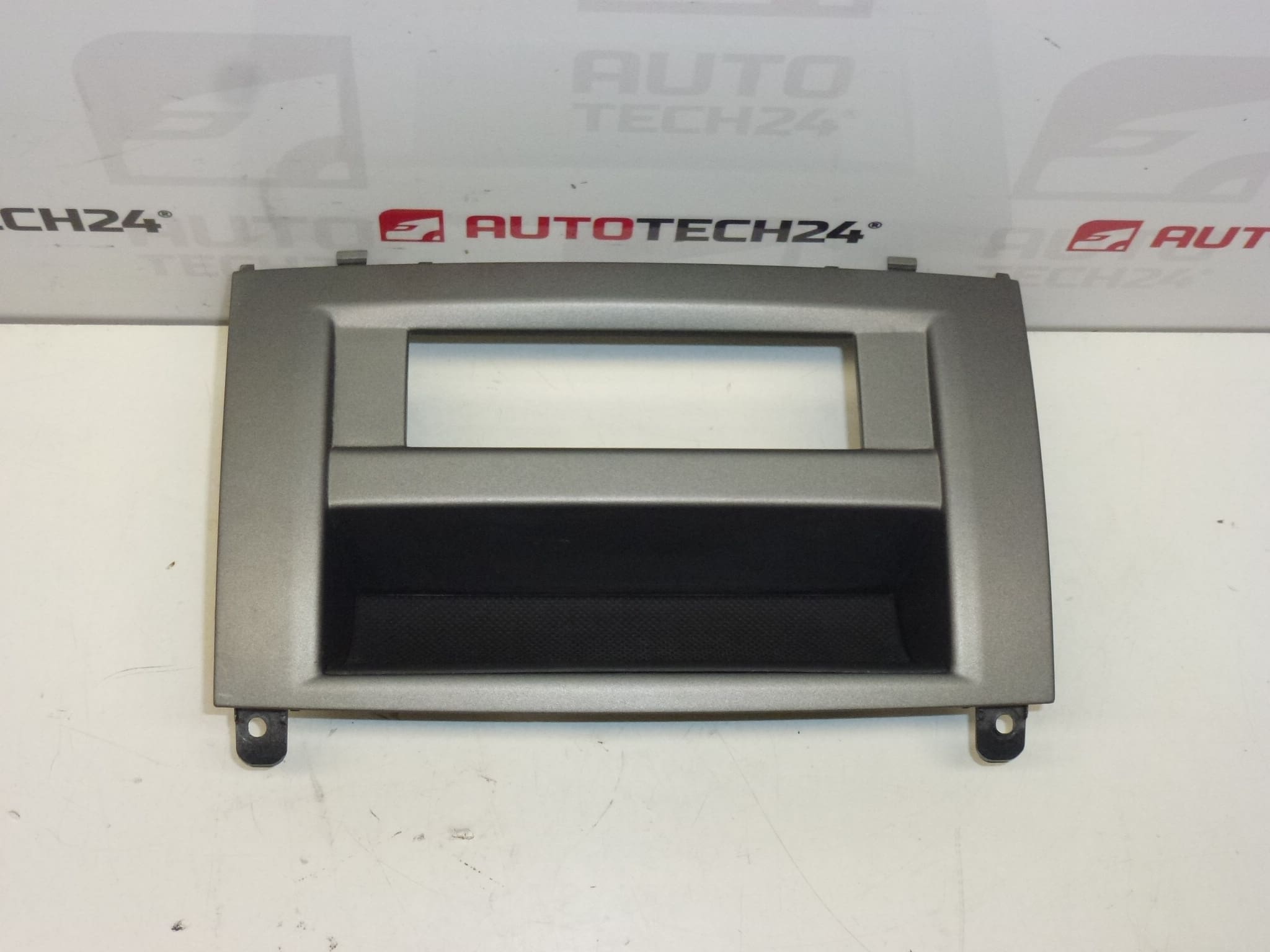 Πλαίσιο οθόνης ραδιοφώνου Peugeot 407 96577887 77 8265S9