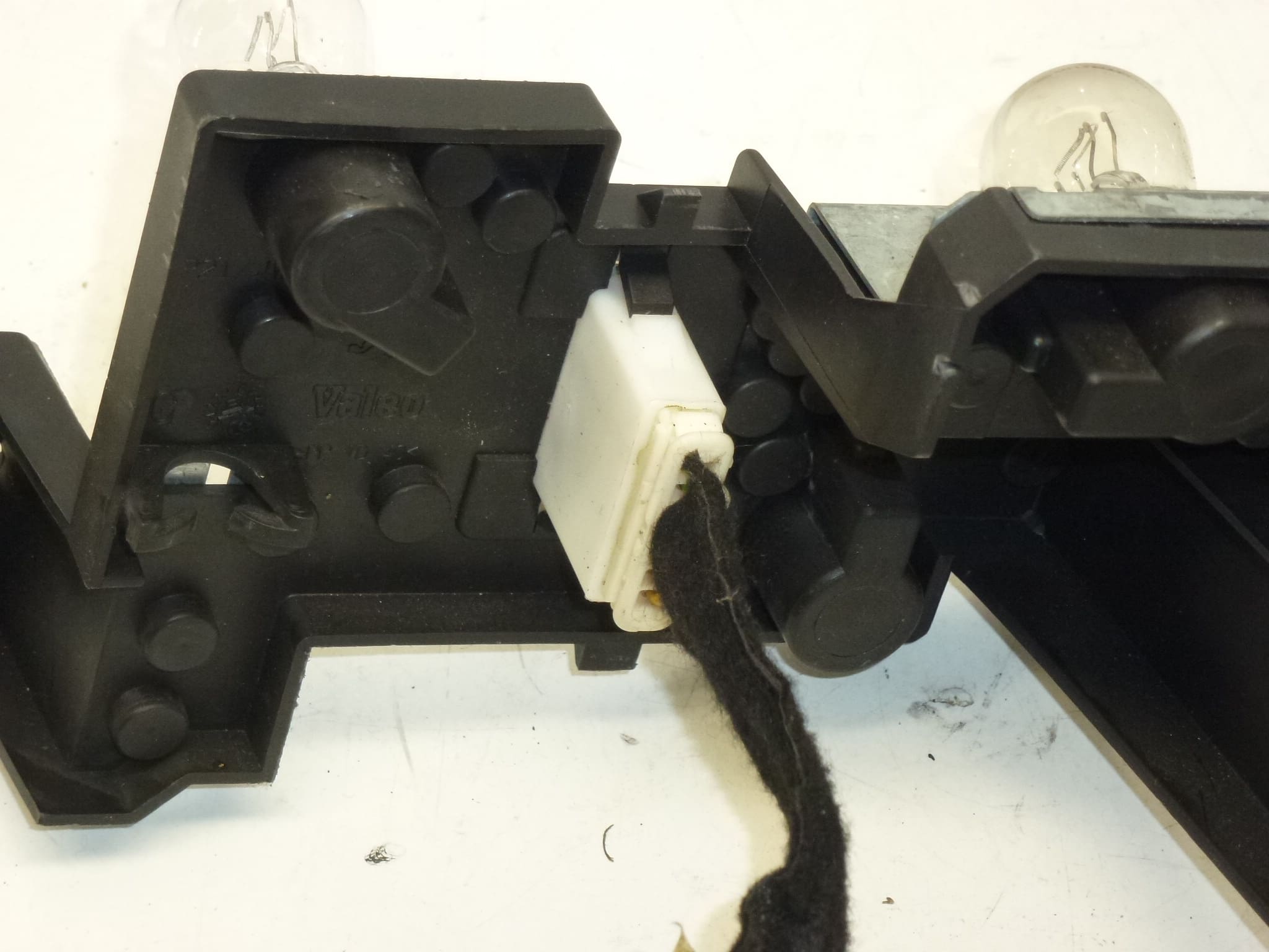 Υποδοχή με καλωδίωση για αριστερό πίσω φανάρι Peugeot 407 sedan 6350GE - Image 2