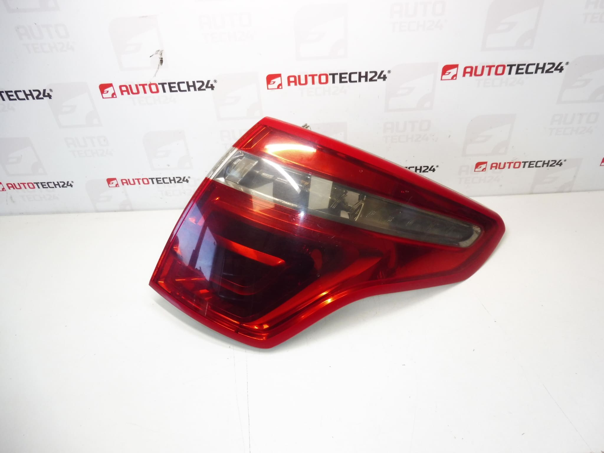 Οπίσθιο δεξιό φωτισμό Citroën C4 Picasso 9653547480 6351CA