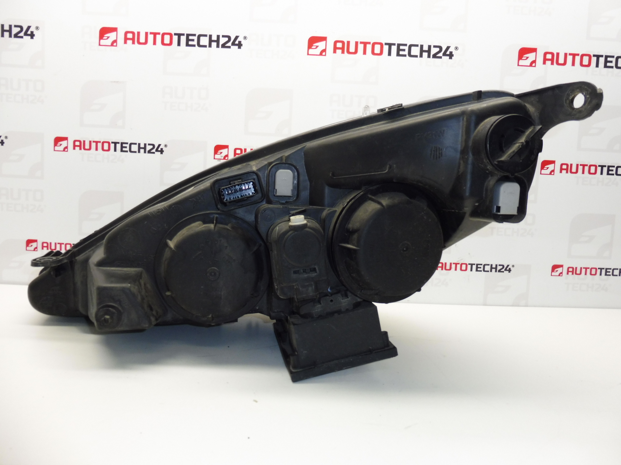 Πλήρης δεξιός μπροστινός προβολέας Xenon Peugeot 607 89004892 620659