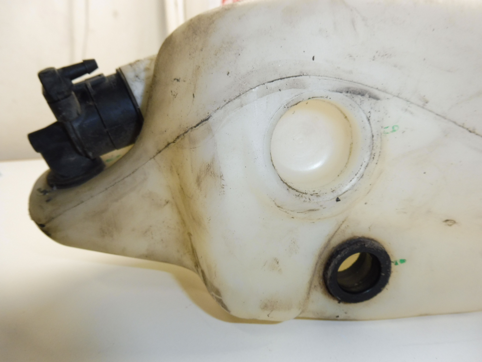 Δεξαμενή πλυντηρίου Citroen Peugeot 607 9638831080 9638831180 643198