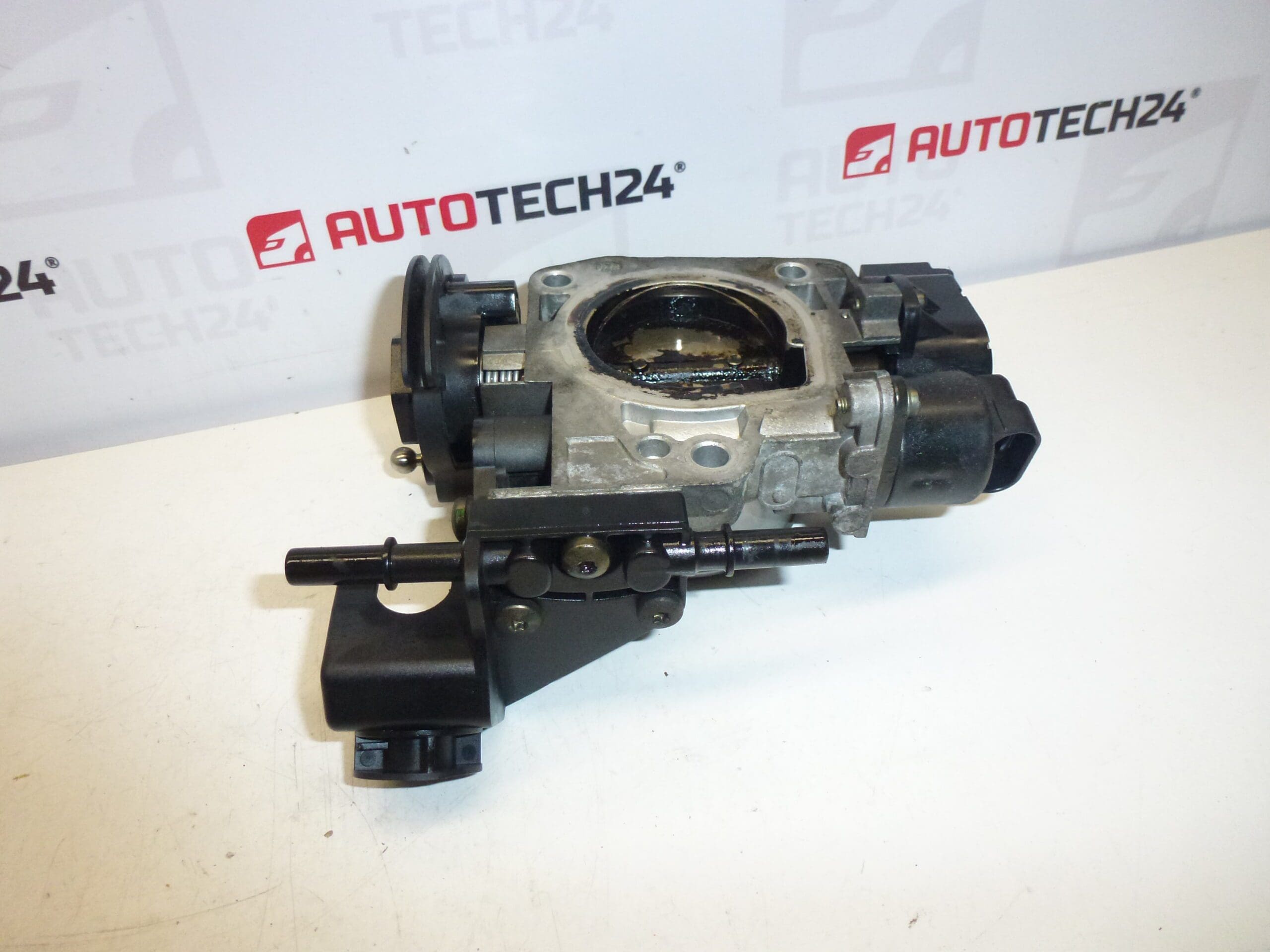 Βαλβίδα γκαζιού Citroën Peugeot 1.8 and 2.0 1635R4 1635V1