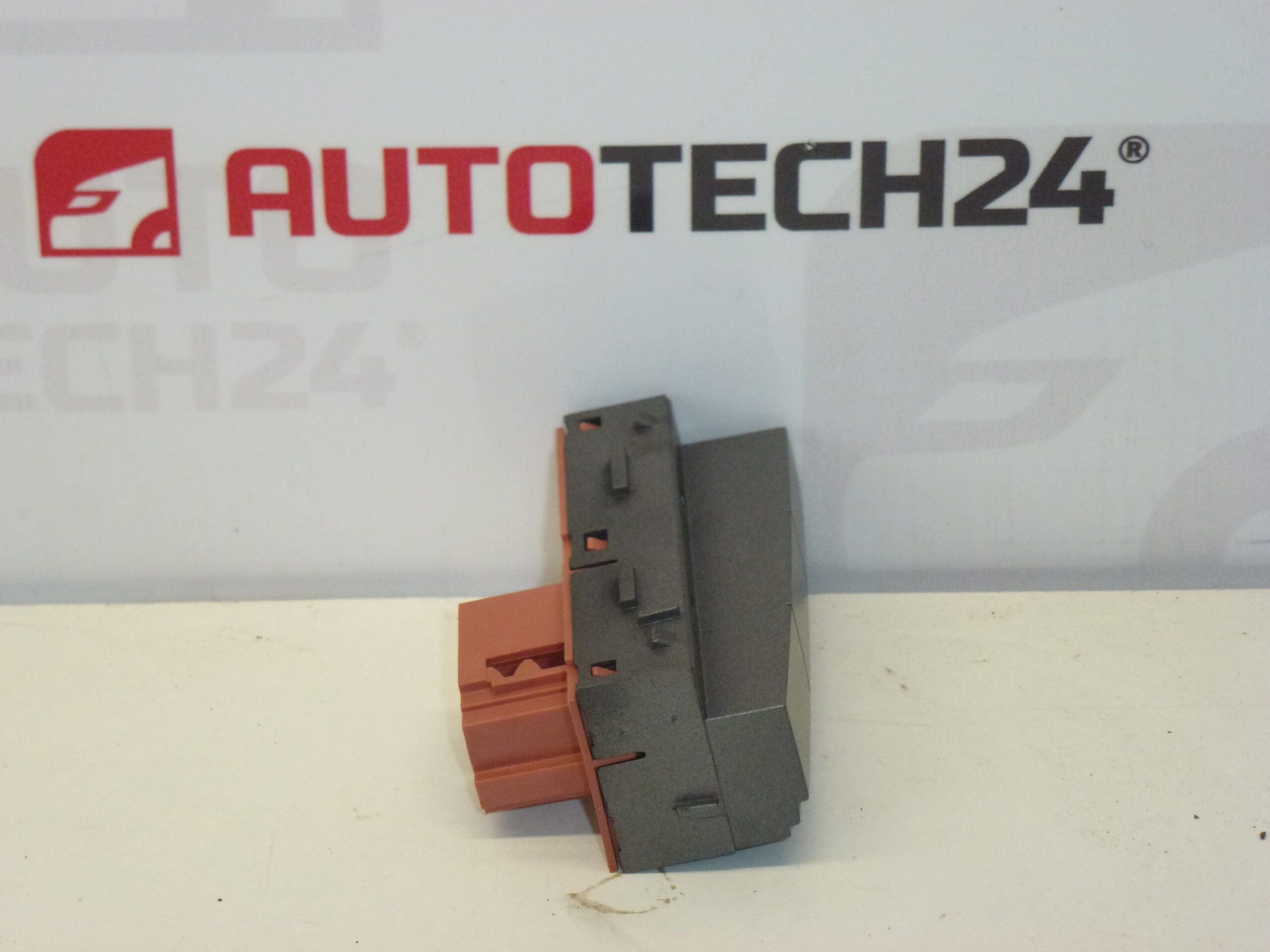 Πλάκα κενού Citroën C5 II 96470291YW