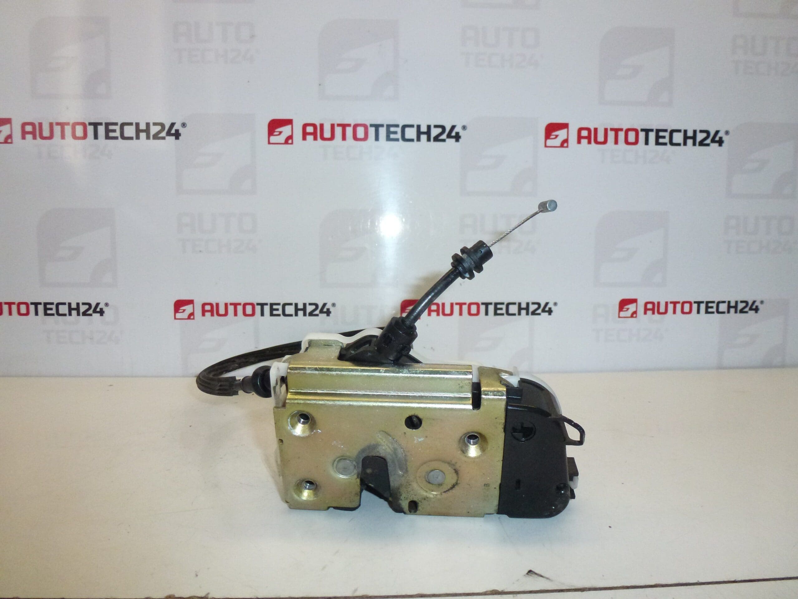 Αριστερή κλειδαριά πίσω πόρτας Citroën C3 6PIN 46978280 9137A1