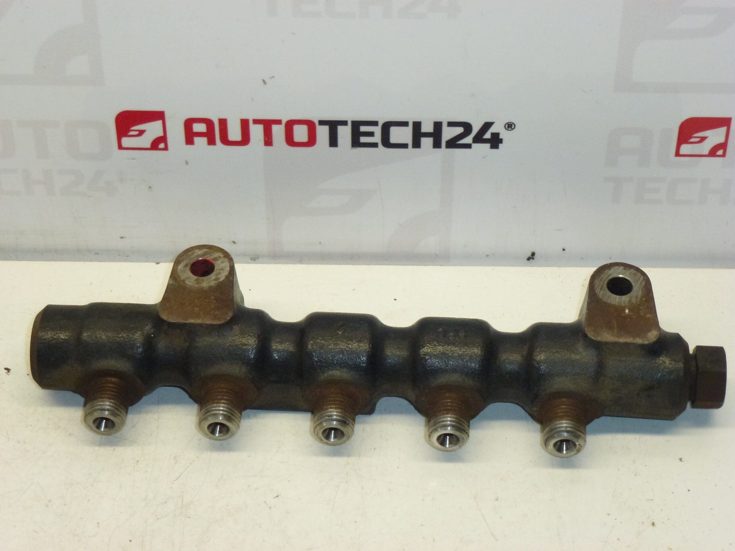 Σιδηροδρομική σιδηροτροχιά 1.4 HDI 1.6 HDI Citroën Peugeot 9654592680 1570G2