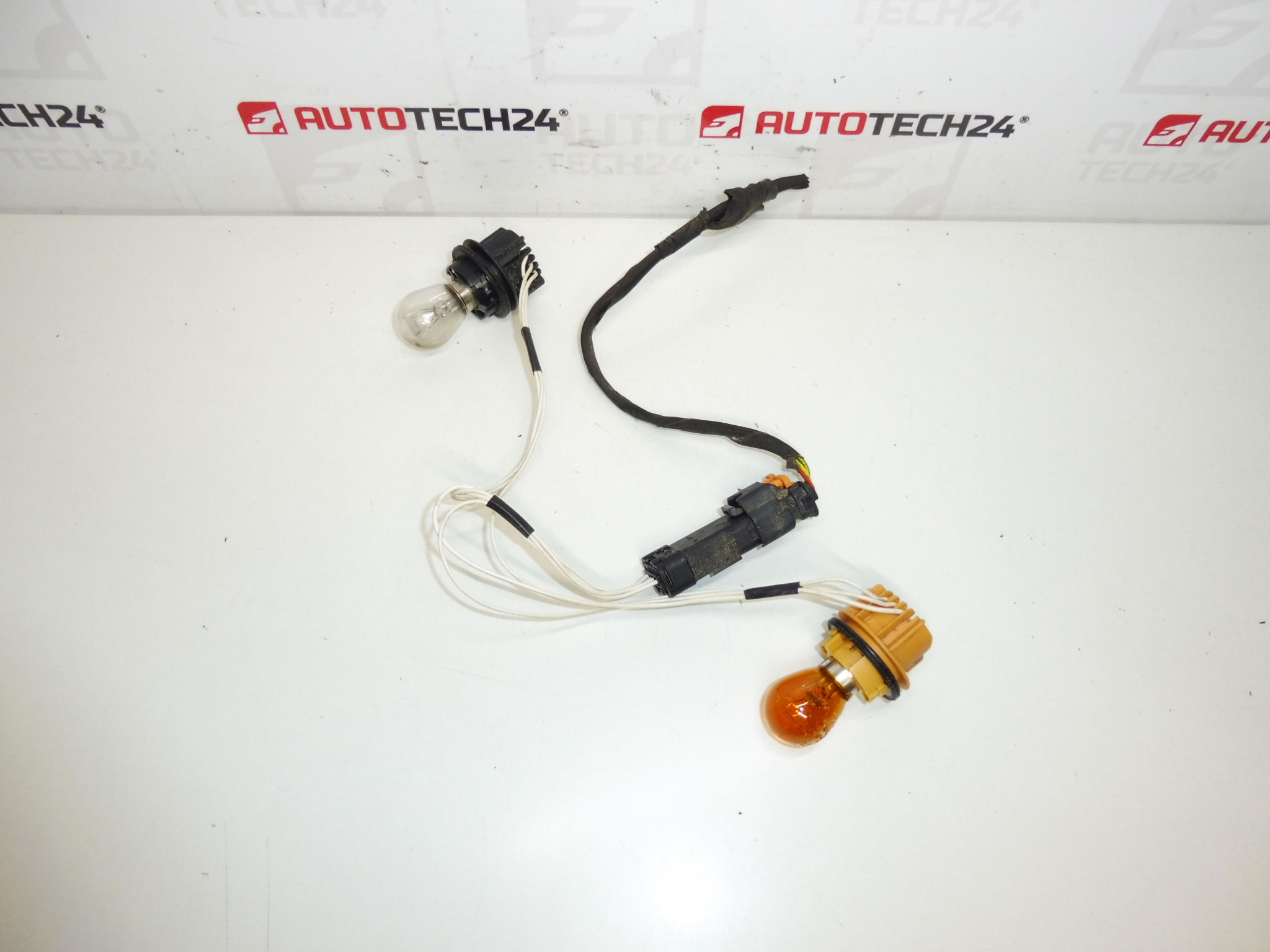 Πρίζα πίσω λαμπτήρα Citroën C3 Picasso 6350GL 6351GL