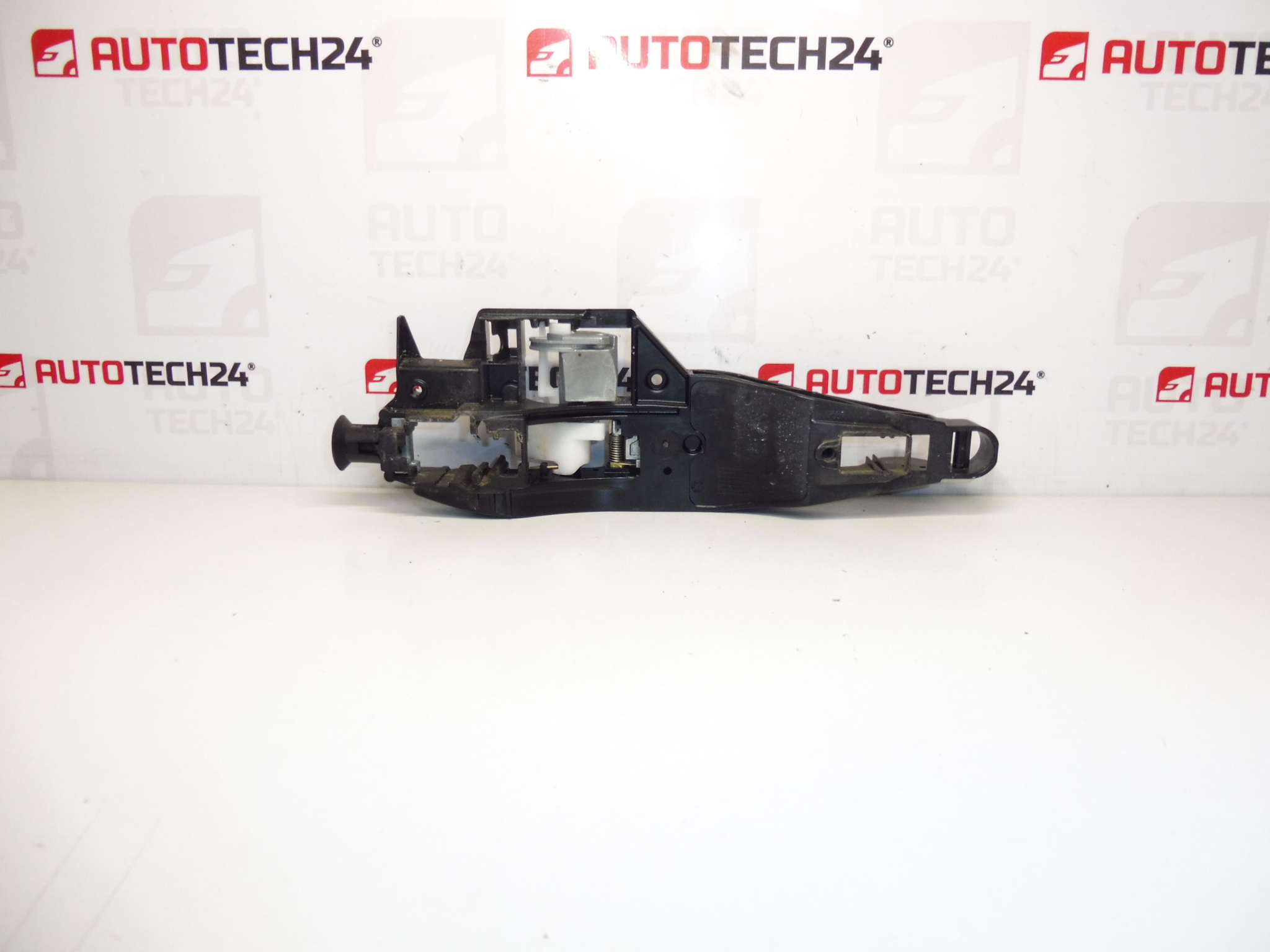 Στερέωση χειρολαβής πίσω δεξιάς πόρτας Citroën C3 Picasso 9109E7