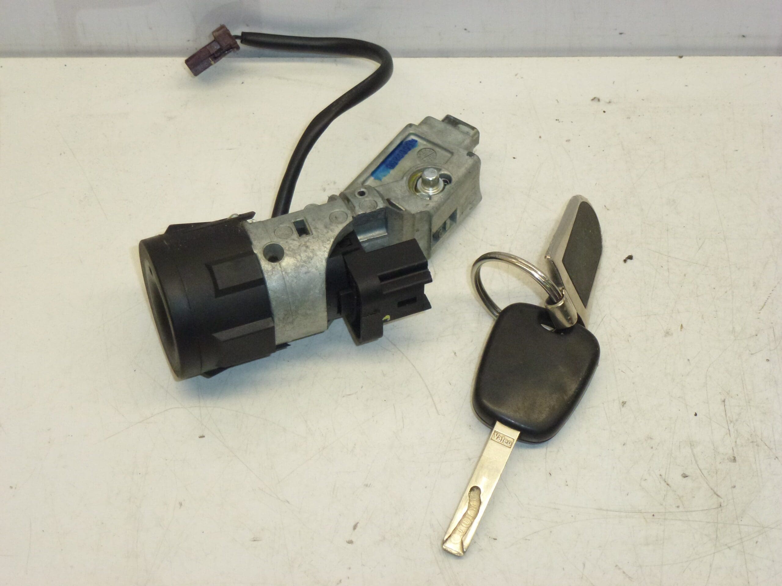 Κουτί διακόπτη και ένα κλειδί Citroën Peugeot 4162EA