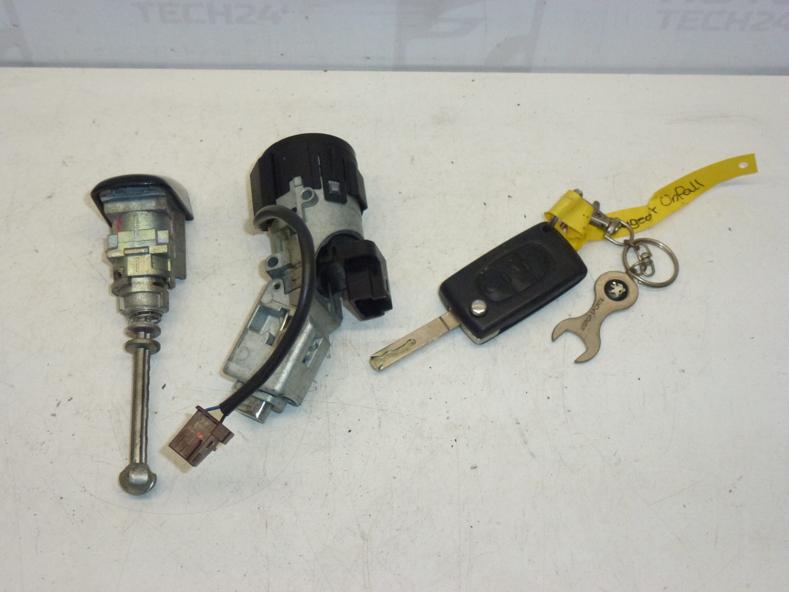 Κουτί διακόπτη, κλειδαριά πόρτας και ένα κλειδί Citroën Peugeot 4162SP