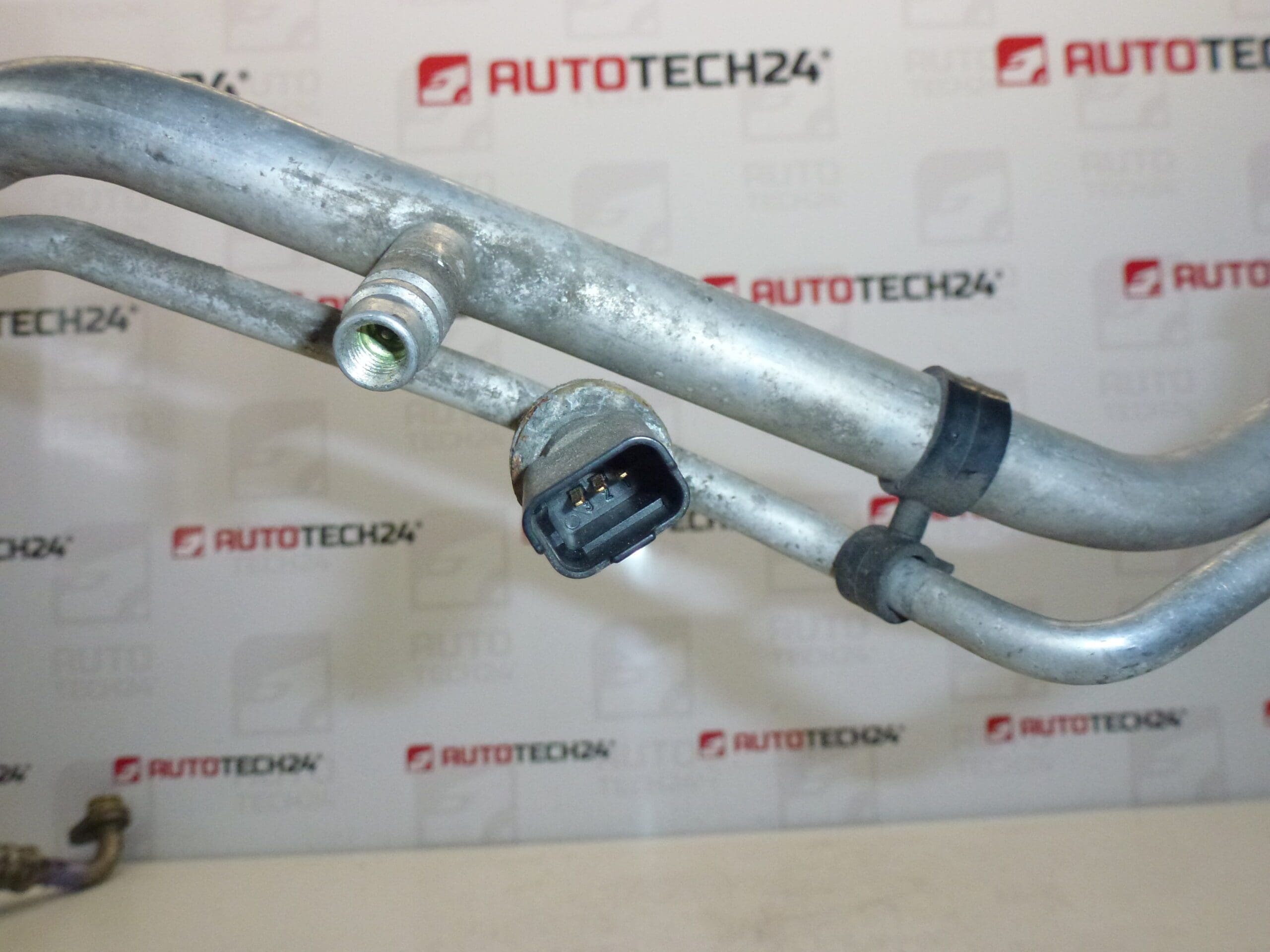 Σωλήνας κλιματισμού Citroën Peugeot 1.6 HDI 9643393880 6460QP