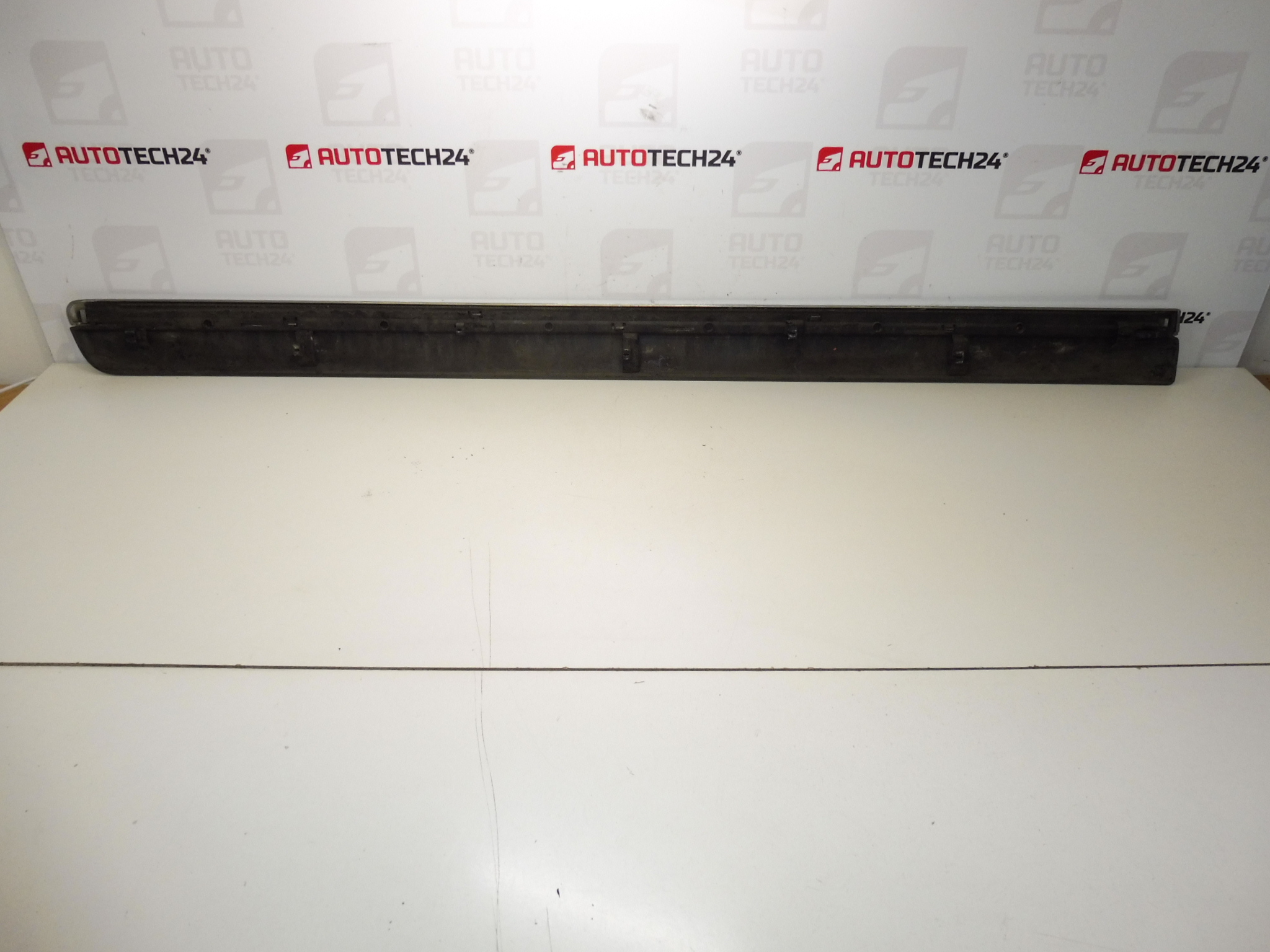 Χύτευση αριστερής πίσω πόρτας Citroen C8 Peugeot 807 EZW 1401029977 8546W2