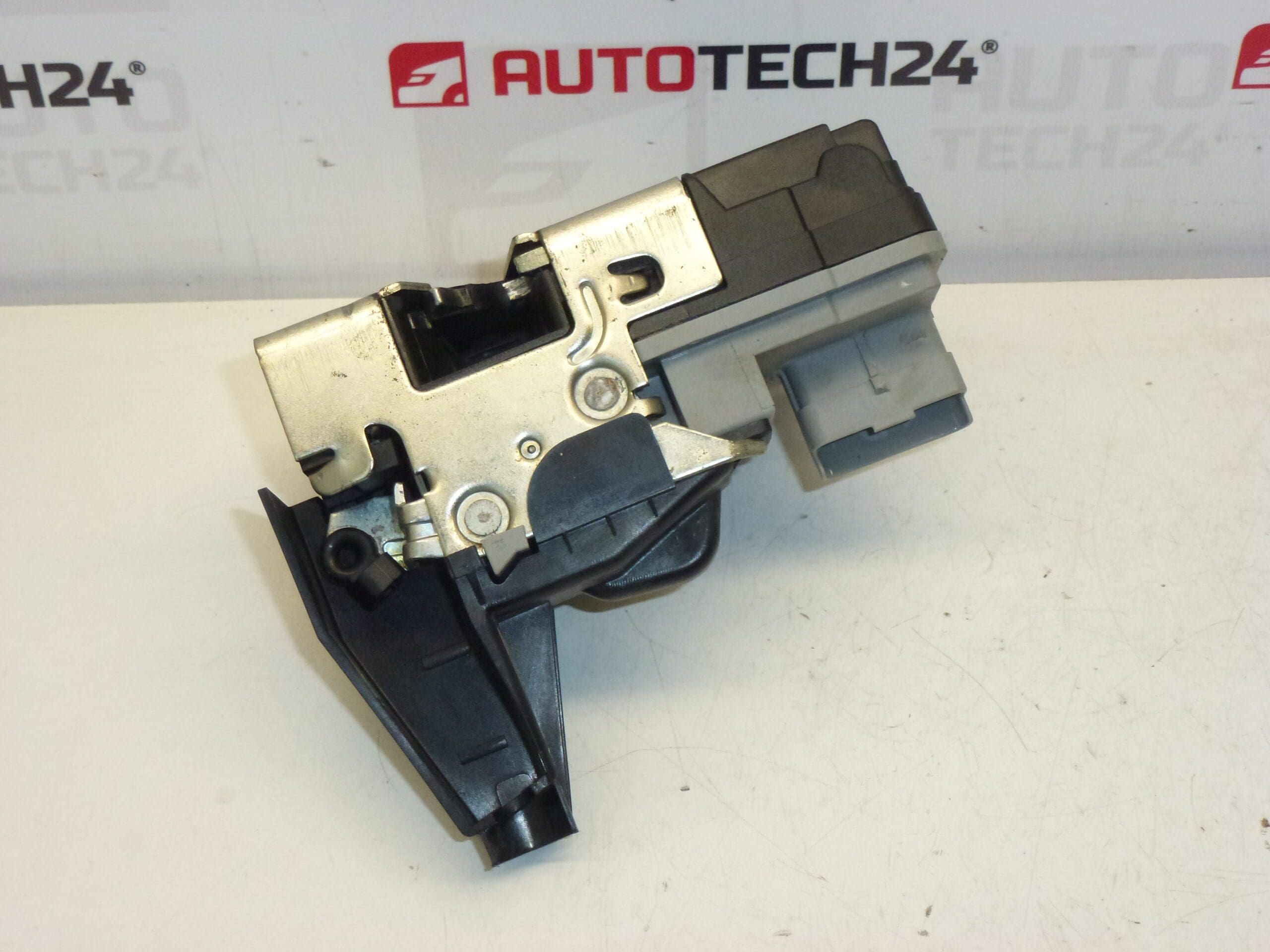 Αριστερή μπροστινή πόρτα οδηγός Peugeot 307 9135Z0