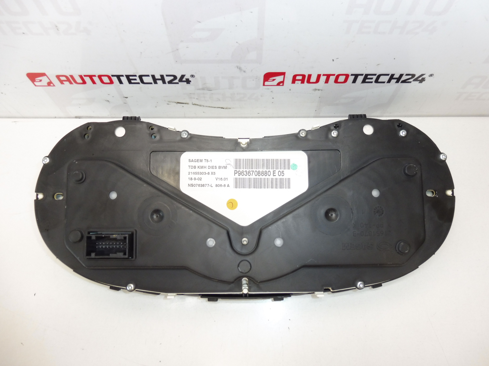 Ταχύμετρο Peugeot 307 χιλιόμετρα 330000 km 9636708880 6104R2