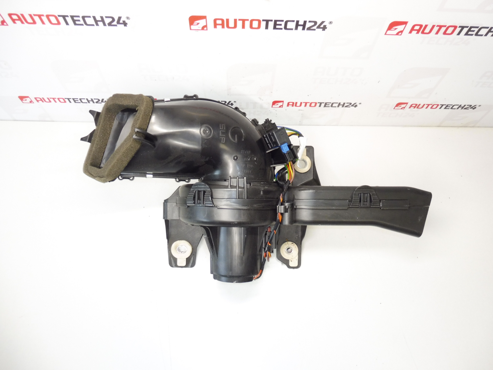 Αριστερός ανεμιστήρας θέρμανσης Peugeot 3008 5008 9683441680 T5157001 6441CV