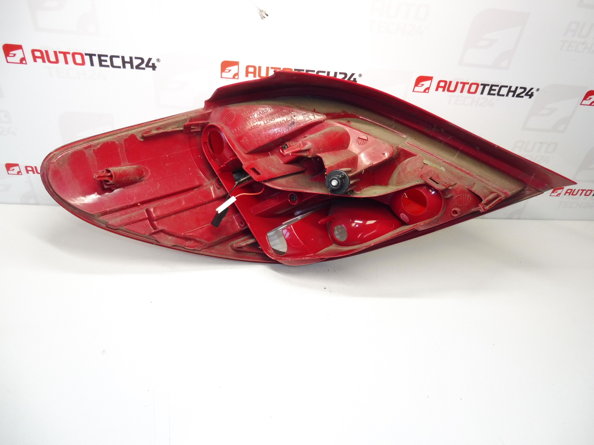 Πίσω δεξιά φανός Peugeot 207 9686565980 6351HQ