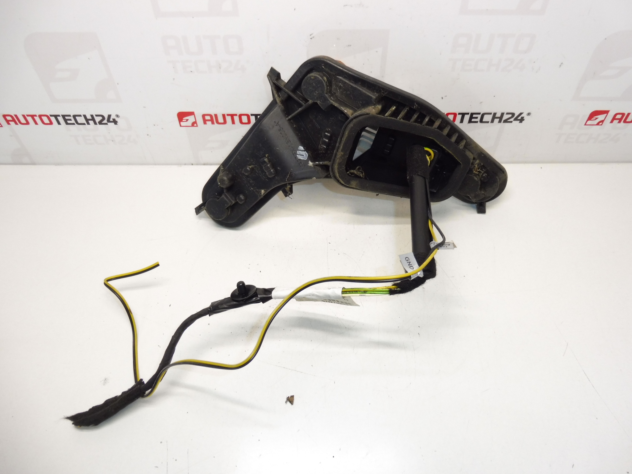 Peugeot 207 πίσω αριστερή υποδοχή λαμπτήρα 9686566080 6350HQ