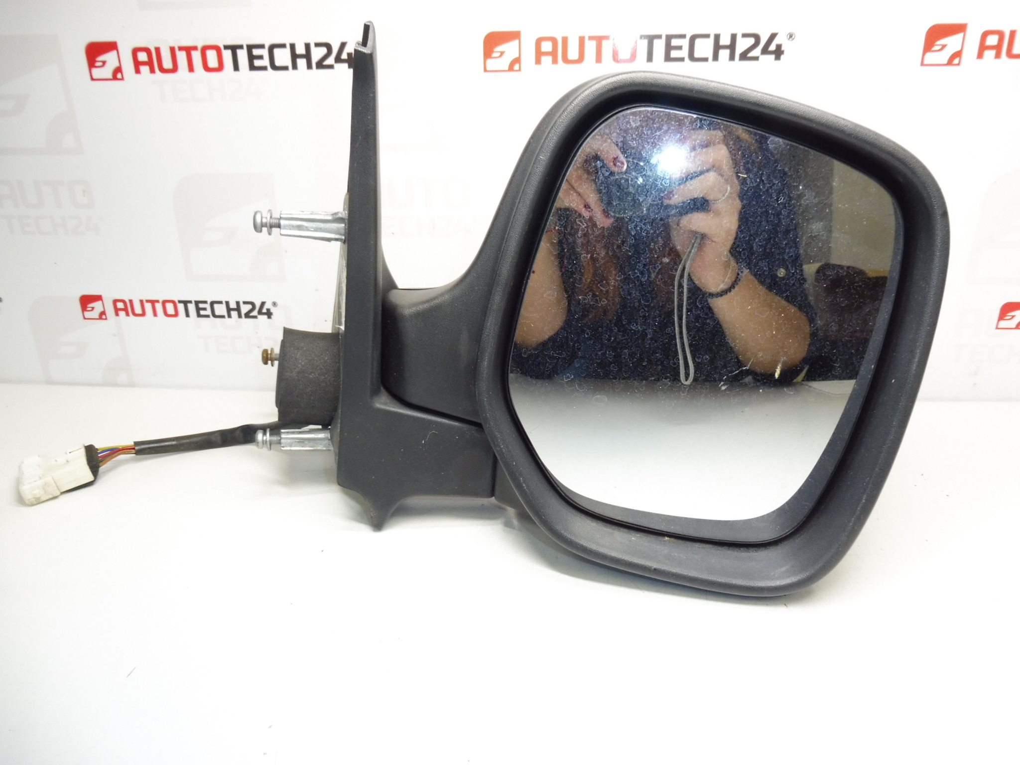 Δεξιός ηλεκτρικός καθρέφτης Citroën Berlingo II 8153HS