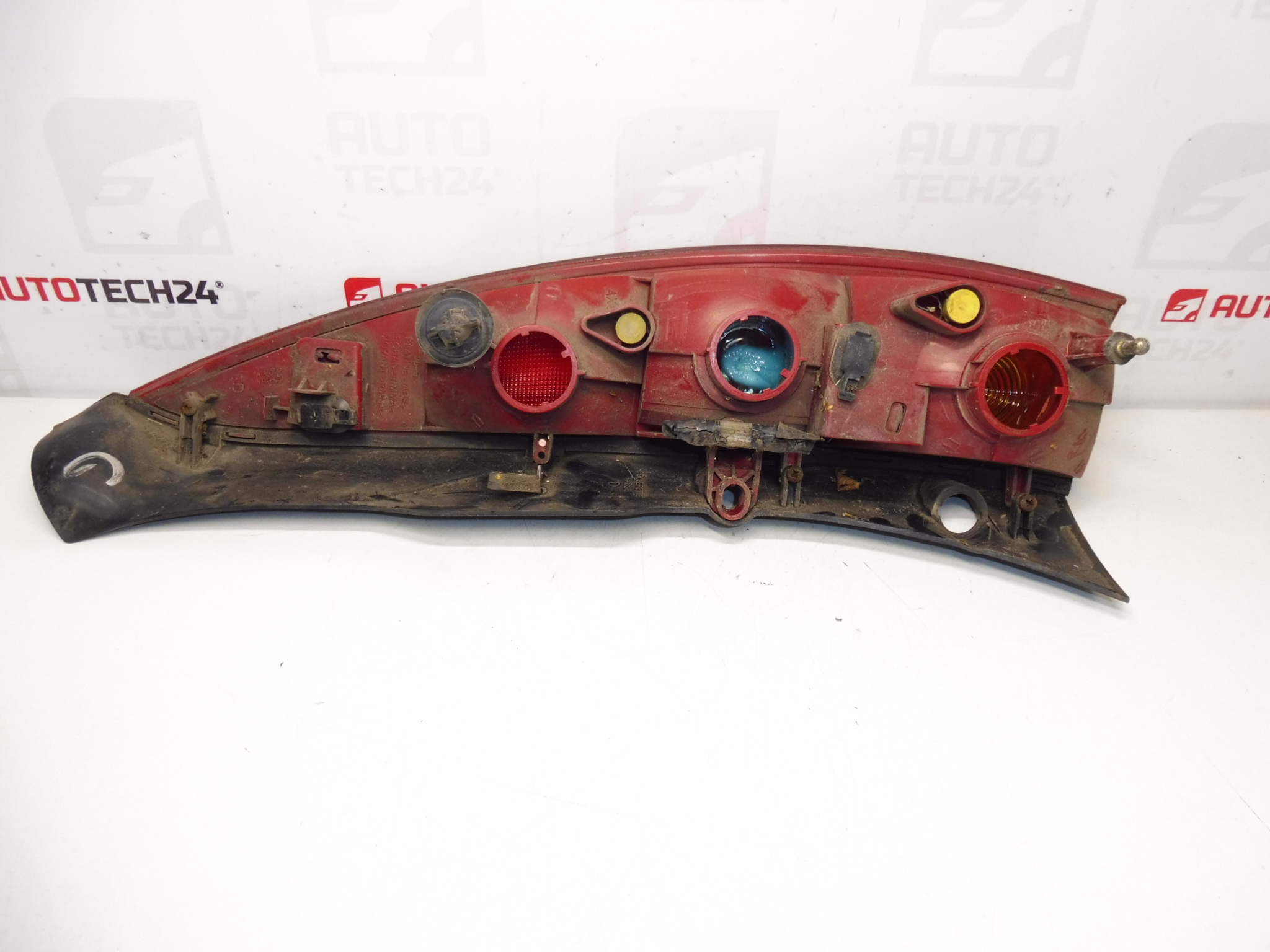 Πίσω δεξιά κάτω φανός Citroën C5 I and II Kombi 9637356480 6351P7