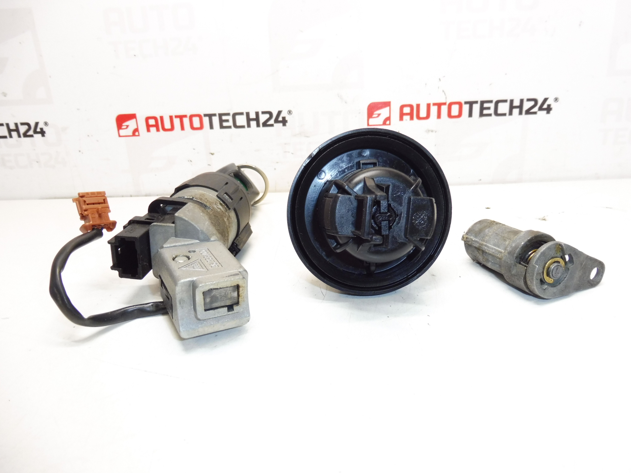 Κλειδαριά σετ 2 κλειδιών Peugeot 307 4162GA 4162KG