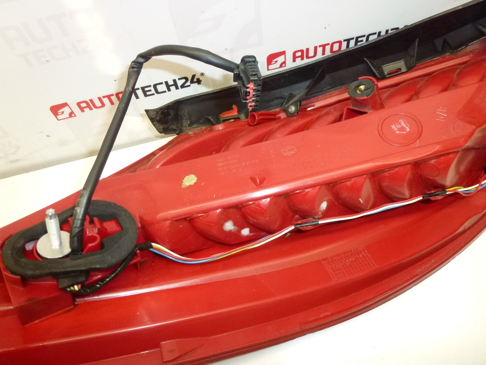 Πίσω δεξιά φανός Peugeot 308 CC 6351GG