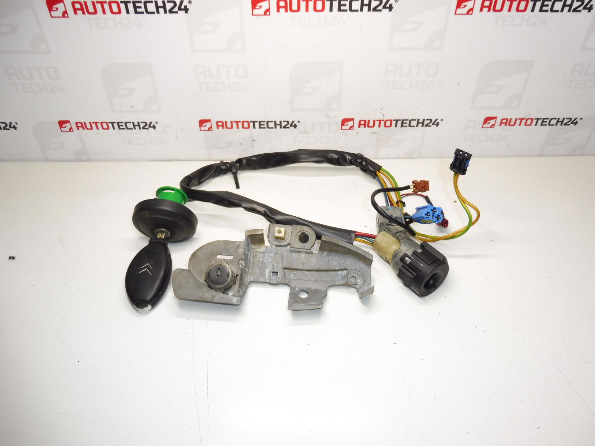 Σετ κλειδαριάς + ένα κλειδί Citroën C5 01-07 4162Z0 4162CE