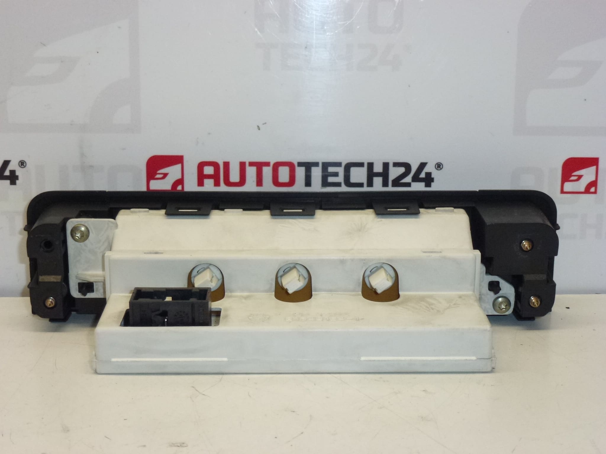 Οθόνη ραδιοφώνου και υπολογιστή Peugeot 406 9640975877 6155P8