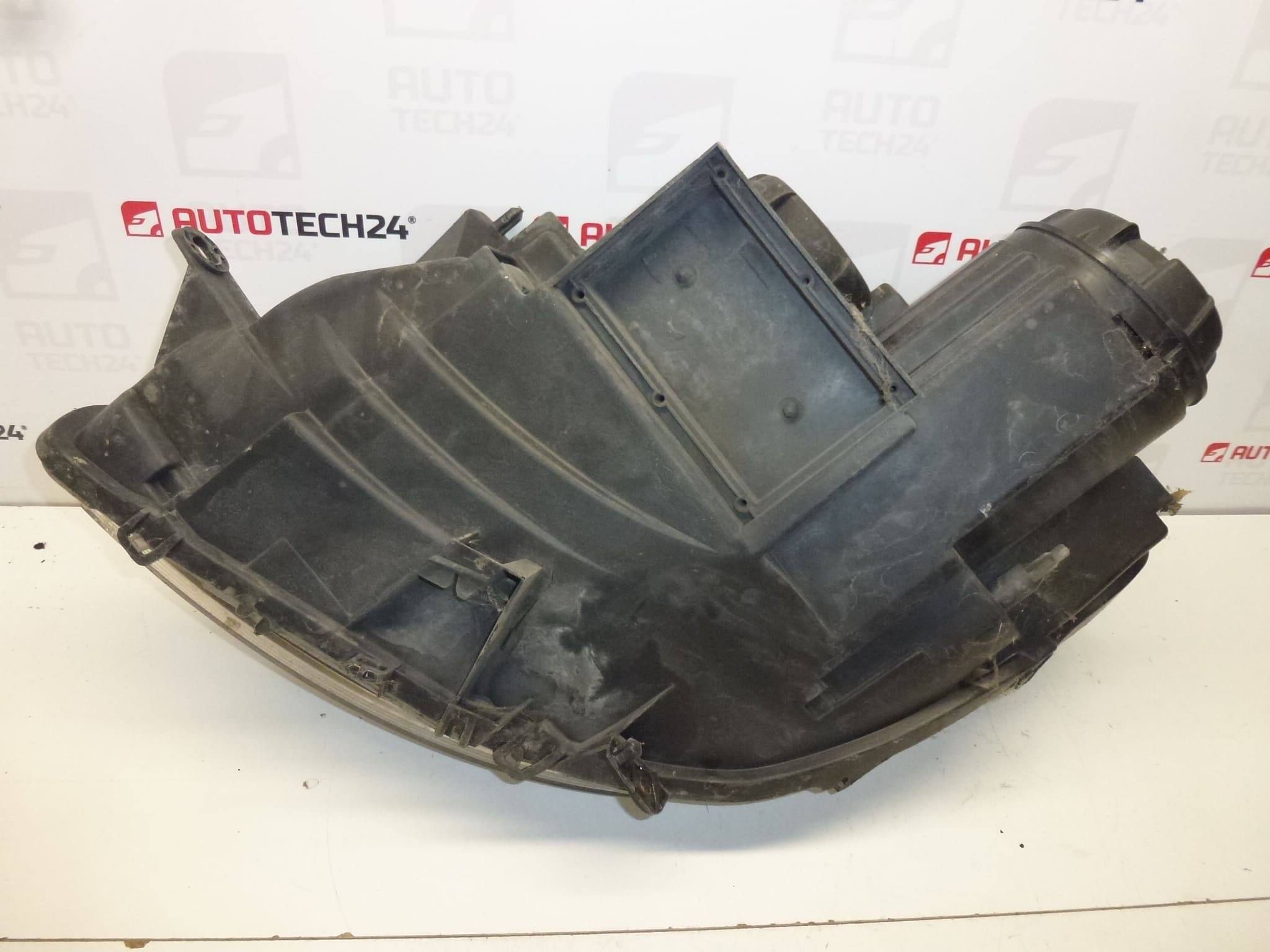 Δεξί μπροστινό φωτιστικό Citroën C8 89007042 620615