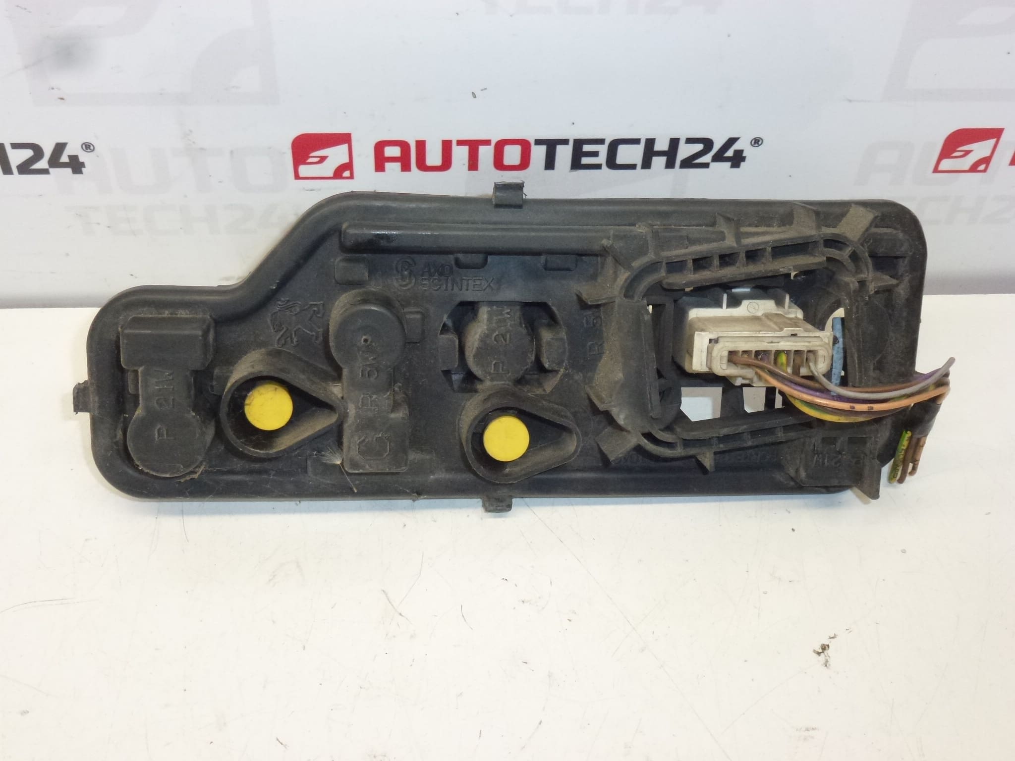 Υποδοχή για πίσω αριστερό φωτιστικό για Peugeot 307 SW 6350X2 6350X3