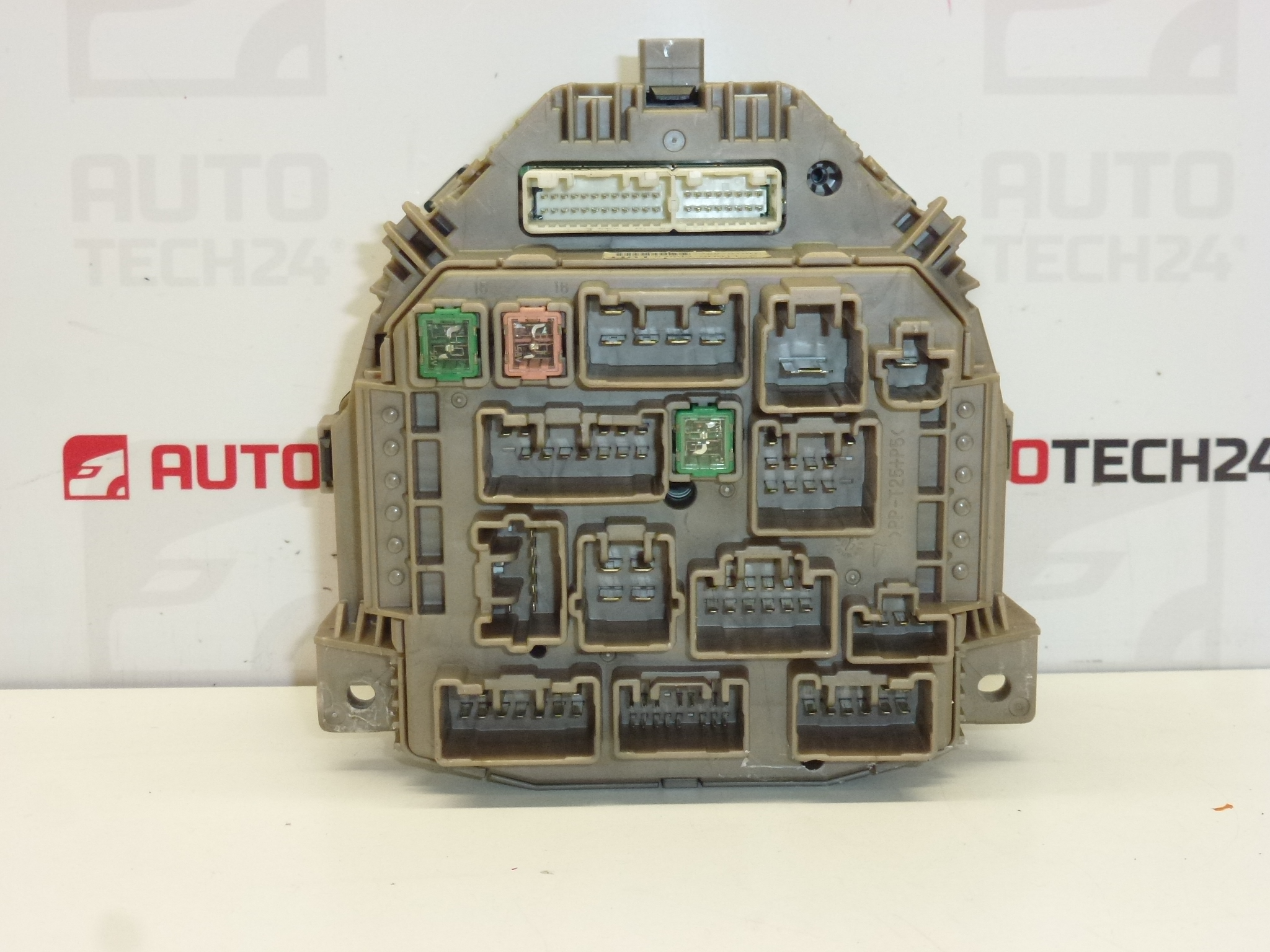 Tachometer Citroën C1 Peugeot 107 χιλιόμετρα 130000 km 83800-011-a