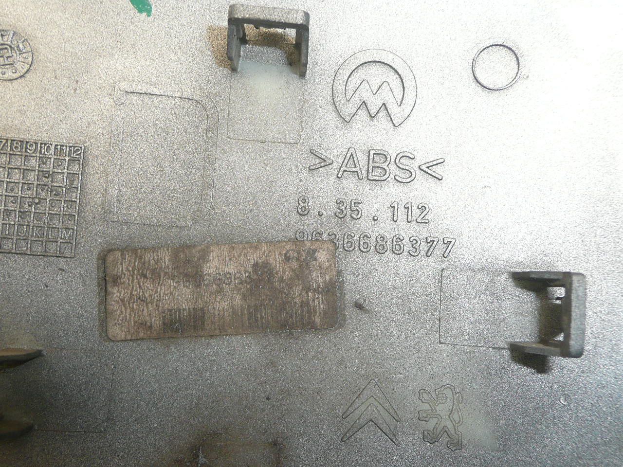 Κάλυμμα δεξιού καθρέφτη Citroën Peugeot 9636686377 8149C5 EYLC