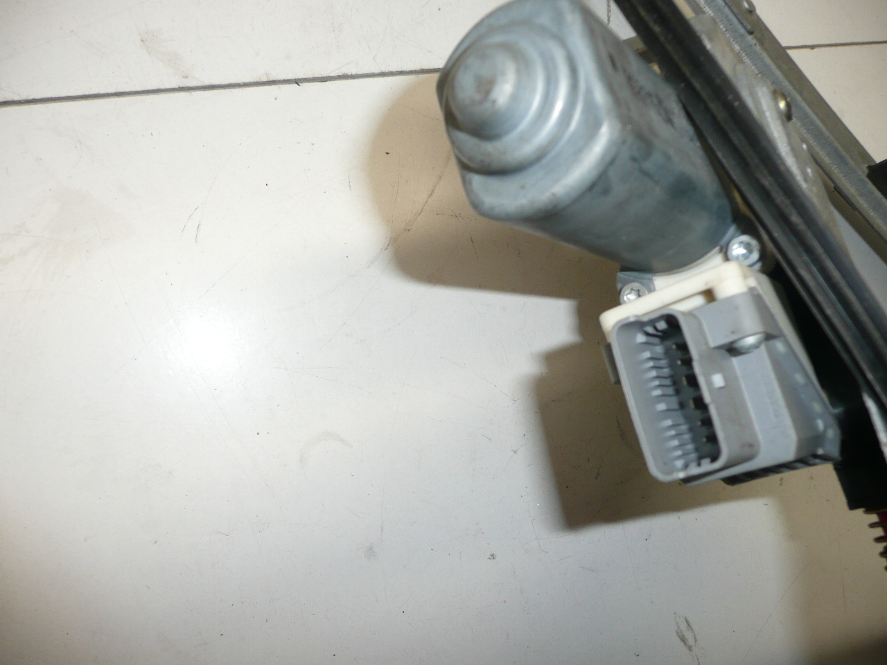 Μπροστινό αριστερό εξολκέα Citroën Xsara Picasso 9221G2