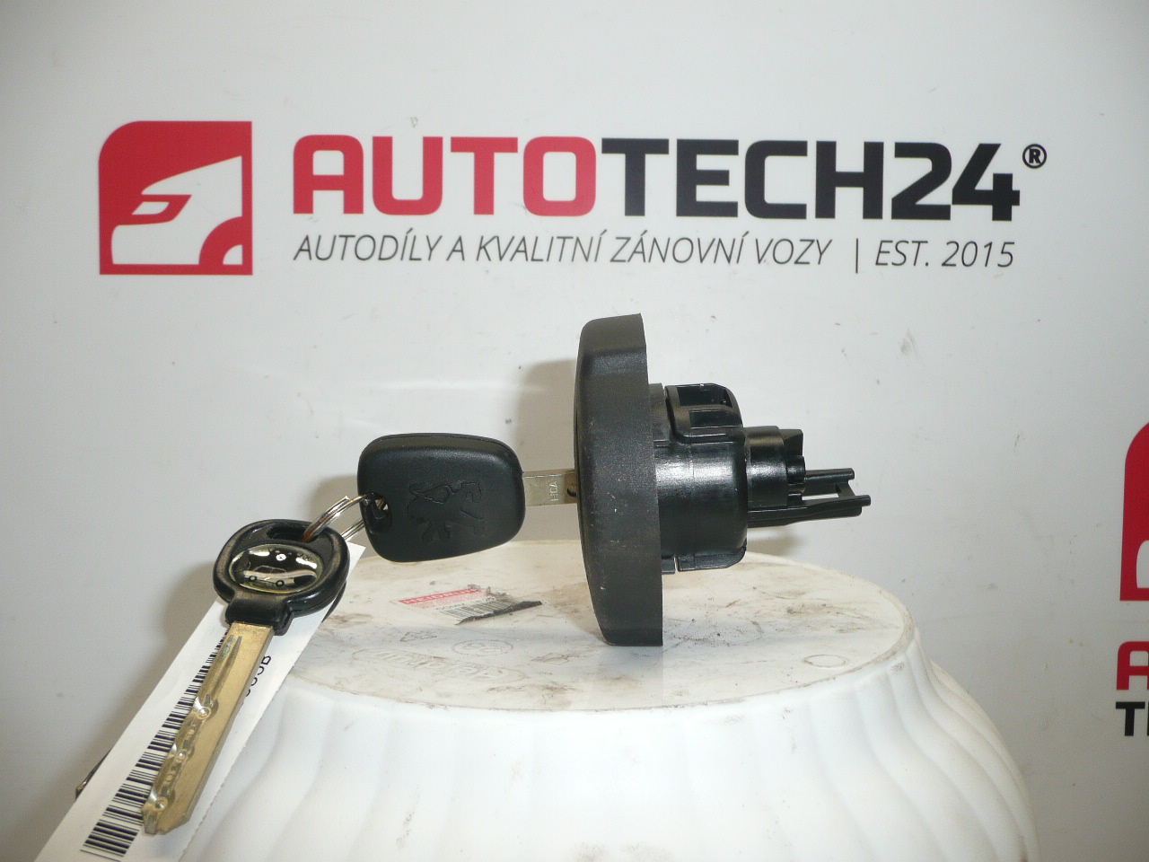 Καπάκι ρεζερβουάρ με κλειδί Citroën Peugeot 1508L7