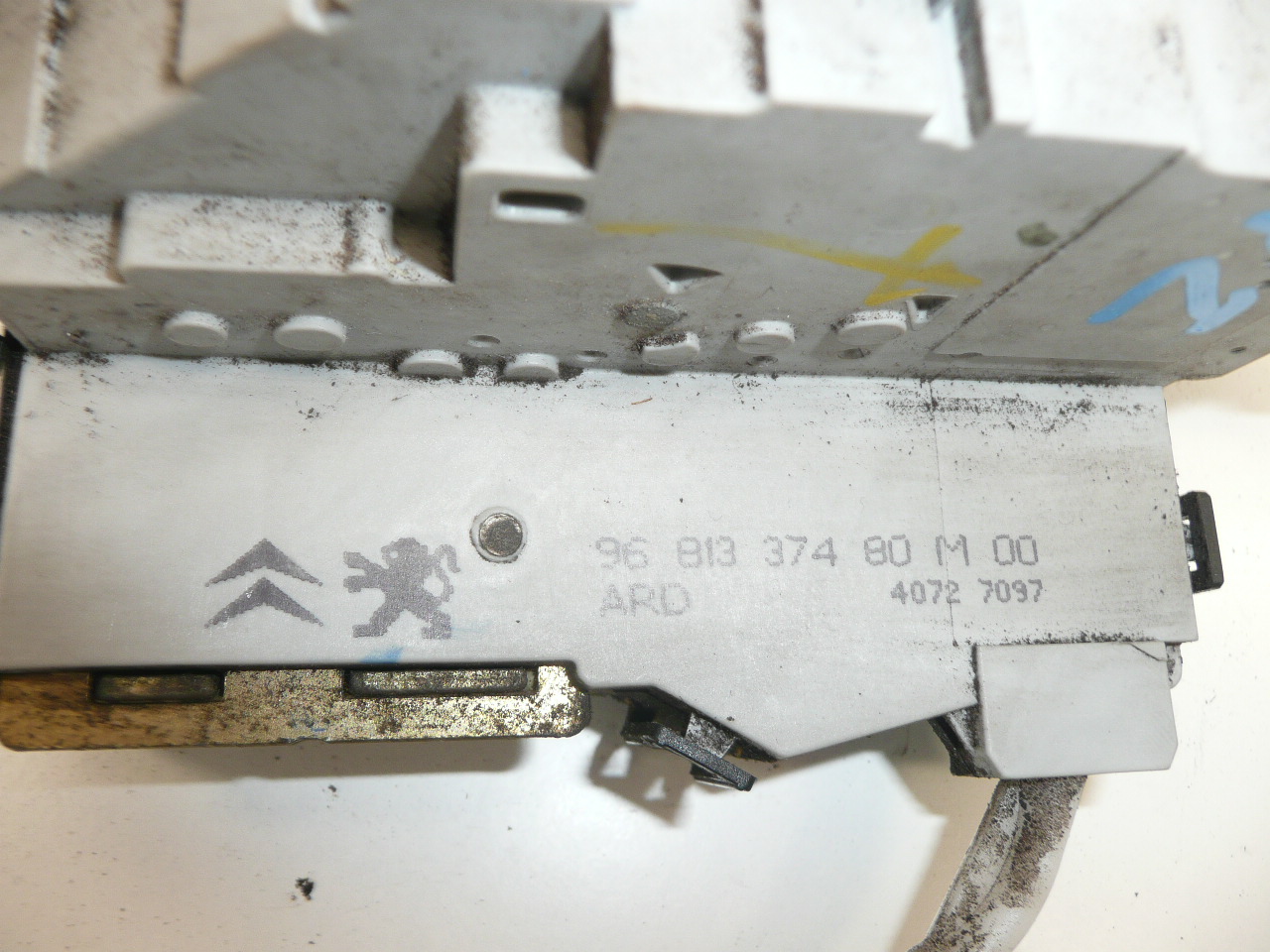 Δεξιά κλειδαριά πόρτας Peugeot 407 9681337480 9138N8