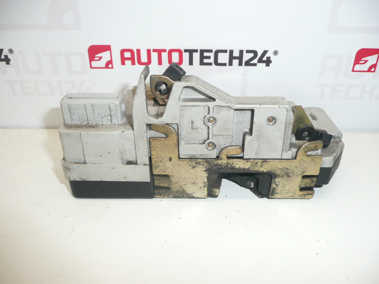 Αριστερή κλειδαριά πίσω πόρτας Peugeot 206 και 406 combi 913758