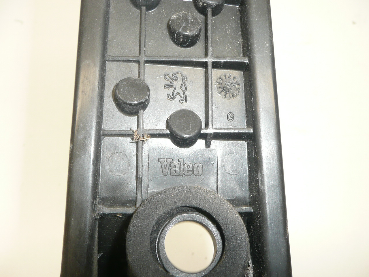 Αριστερή υποδοχή πίσω φανού Peugeot 206 Combi 6350R4 με καλωδίωση