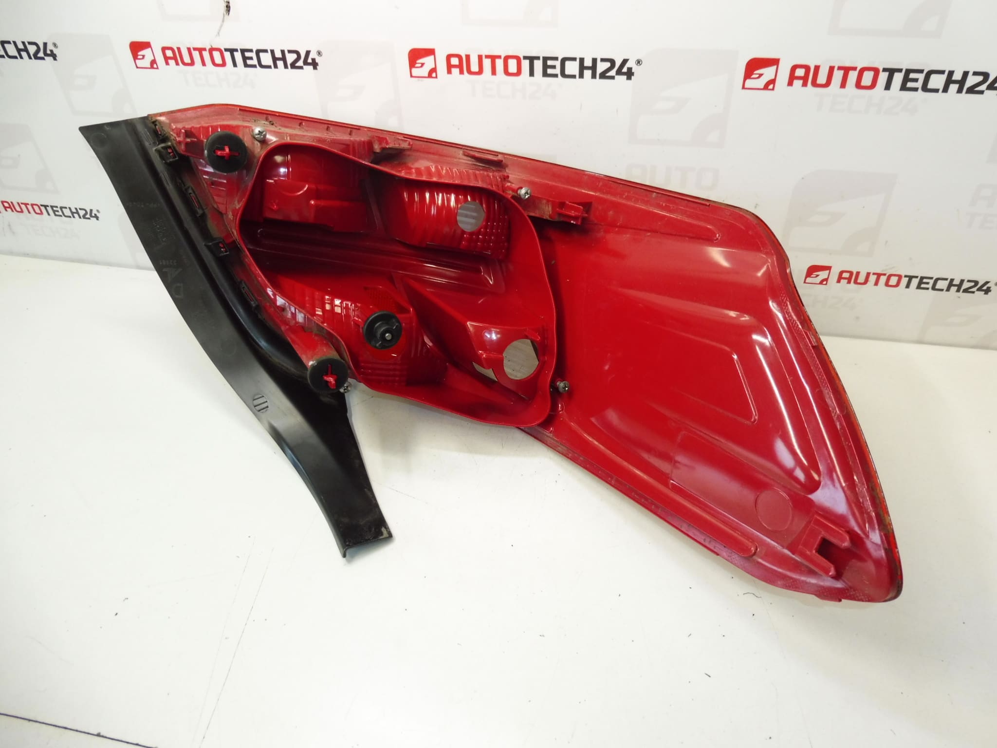 Πίσω Δεξί Φως Peugeot 301 9674807880 - Image 2