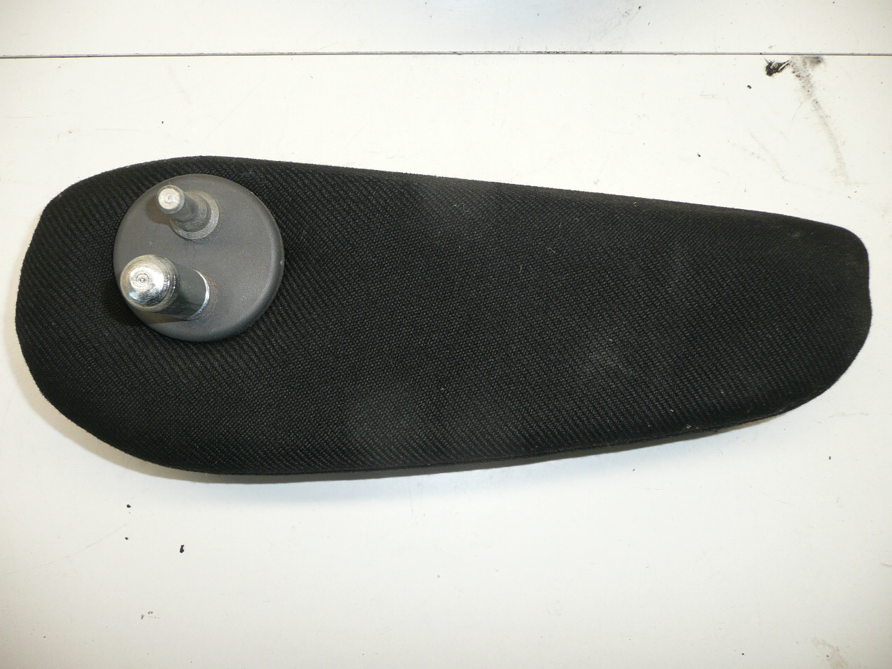 Δεξιό υποβραχιόνιο Citroën Peugeot 8830JE