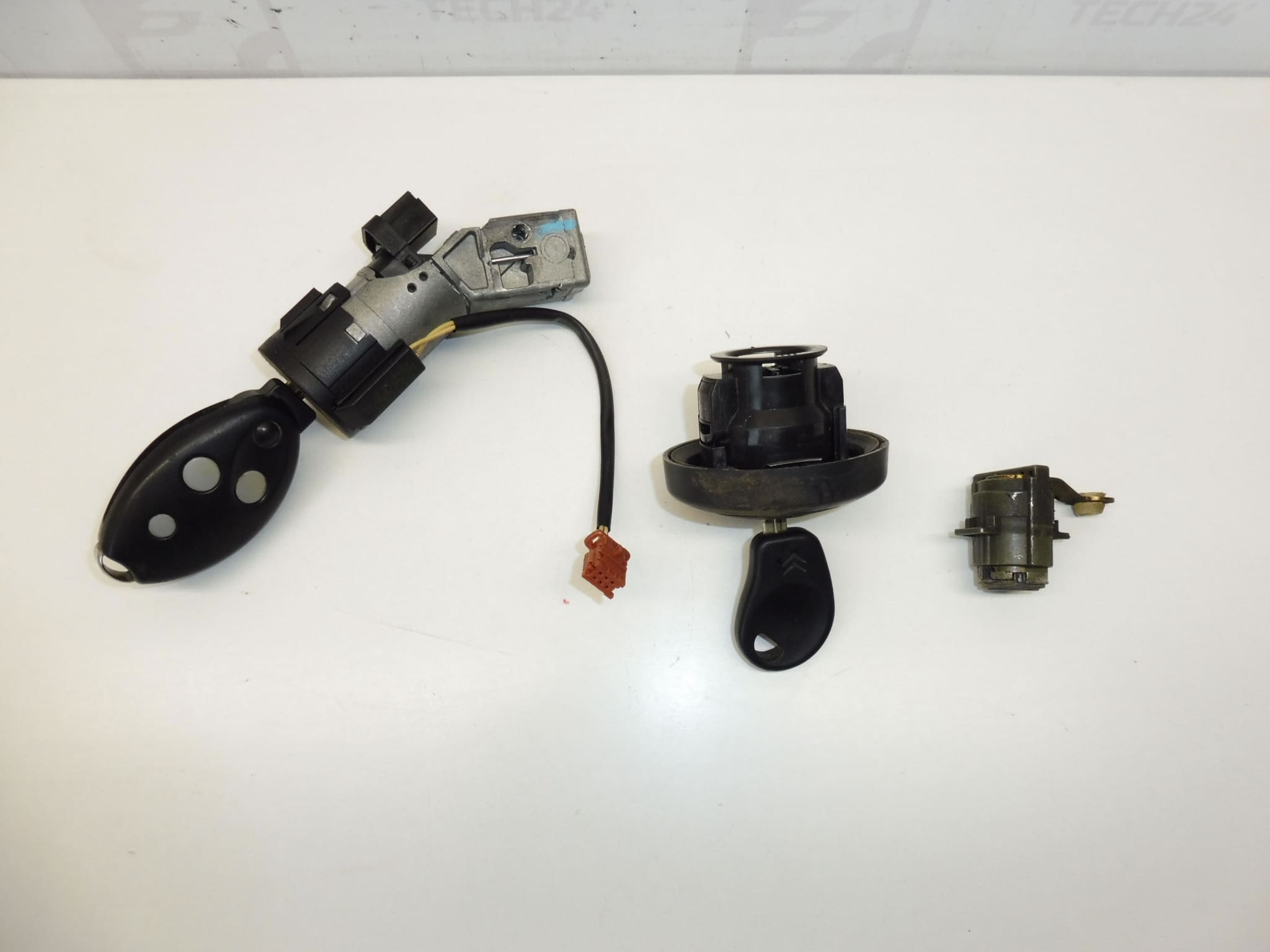 Σετ κλειδαριών (2 κλειδιά) για Citroën C5 2005-2007 κωδικός 4162HE - Image 2