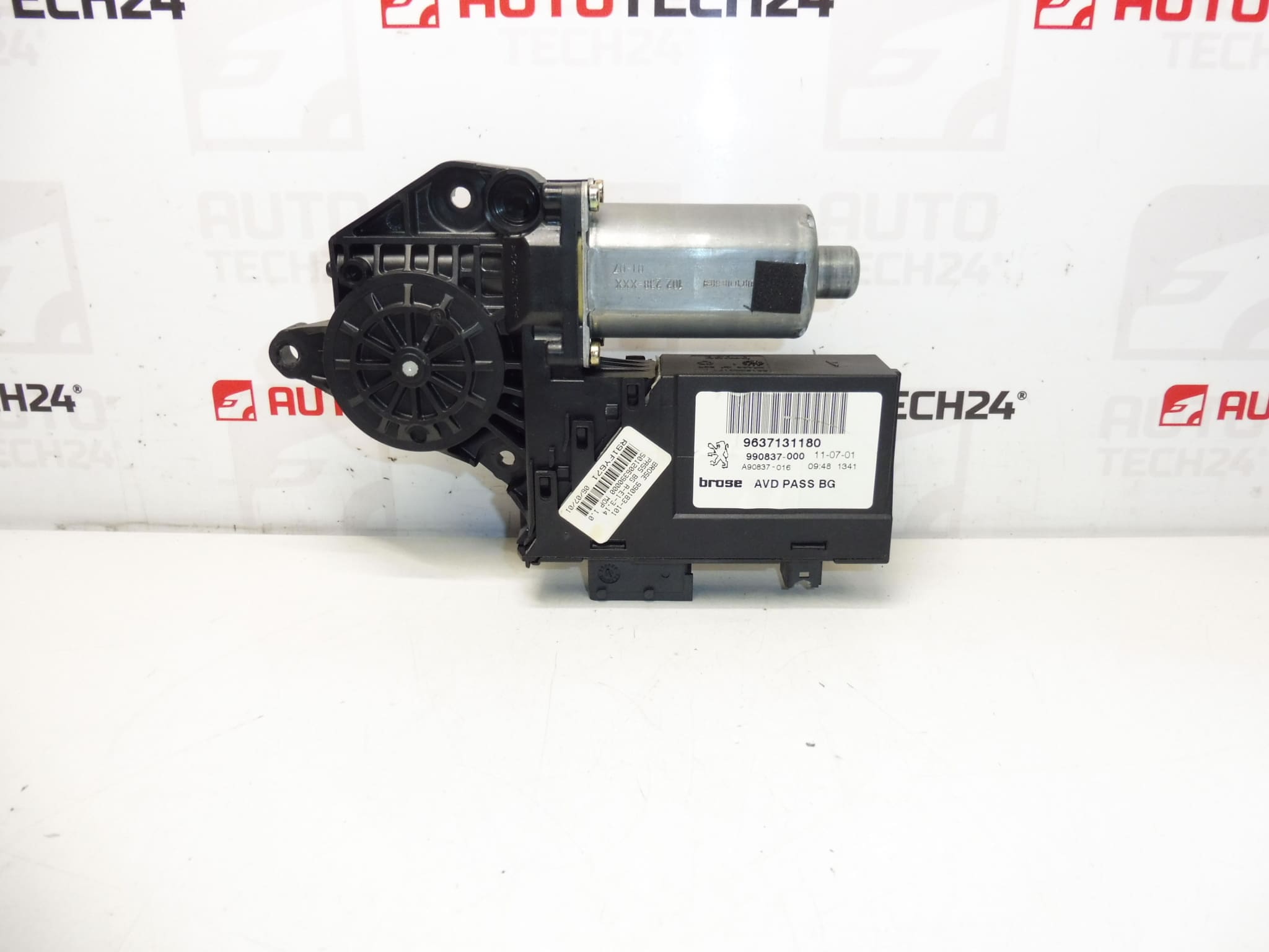 Το δεξί μπροστινό παράθυρο του Peugeot 307 9637131180 9222AZ