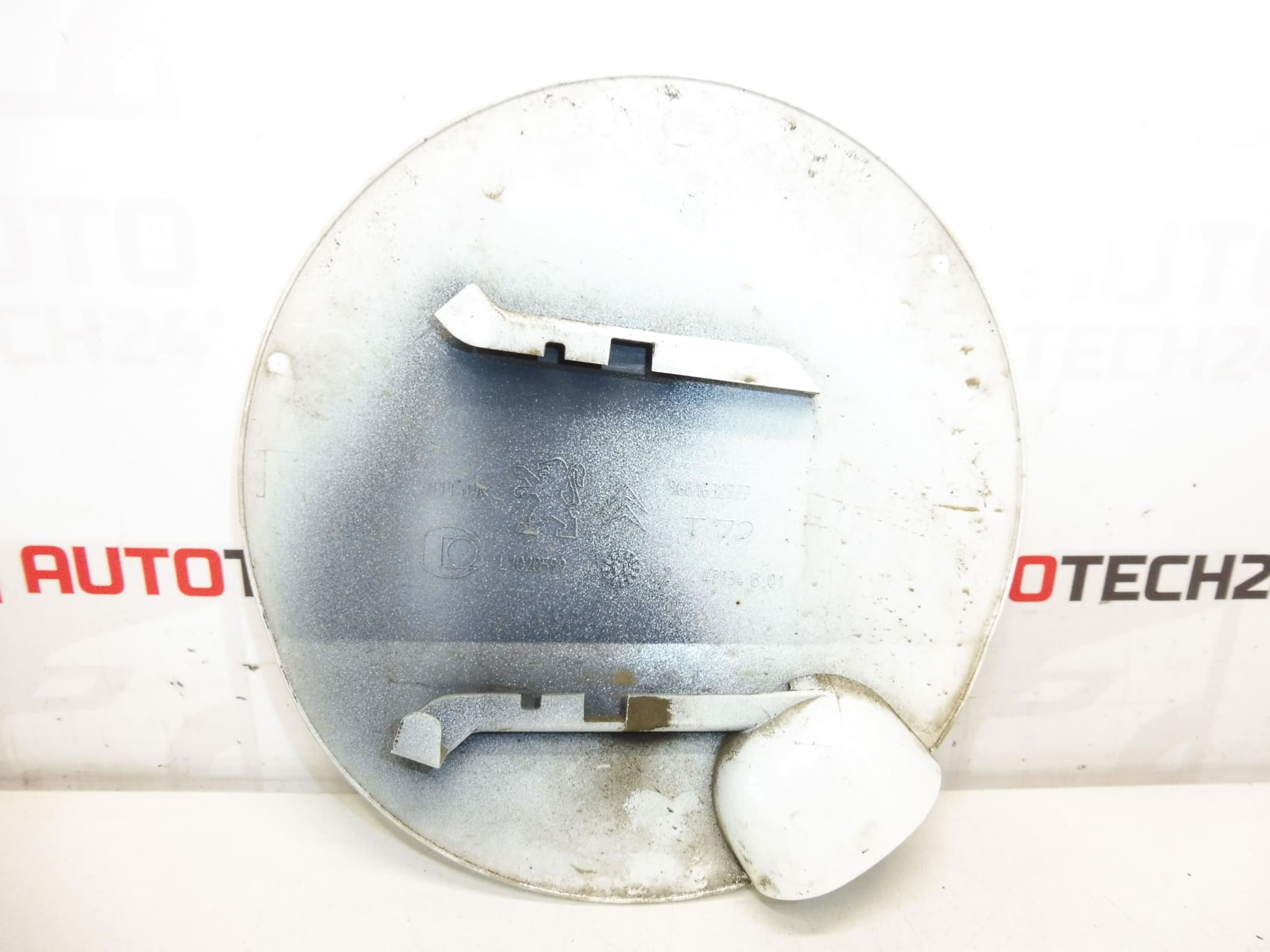 Βύσμα καλύμματος δεξαμενής EWPB Peugeot 308 9681632777 1517G5 - Image 2