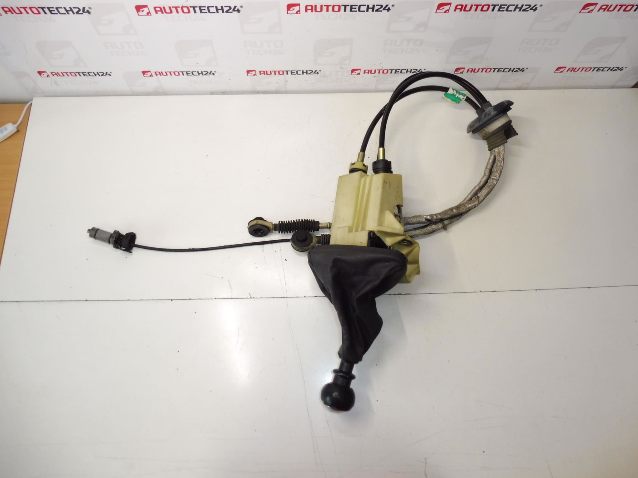 Το σκηνικό και η μετατόπιση των 6 ταχύτητας Citroën Peugeot 2400P7 2444x8 241059